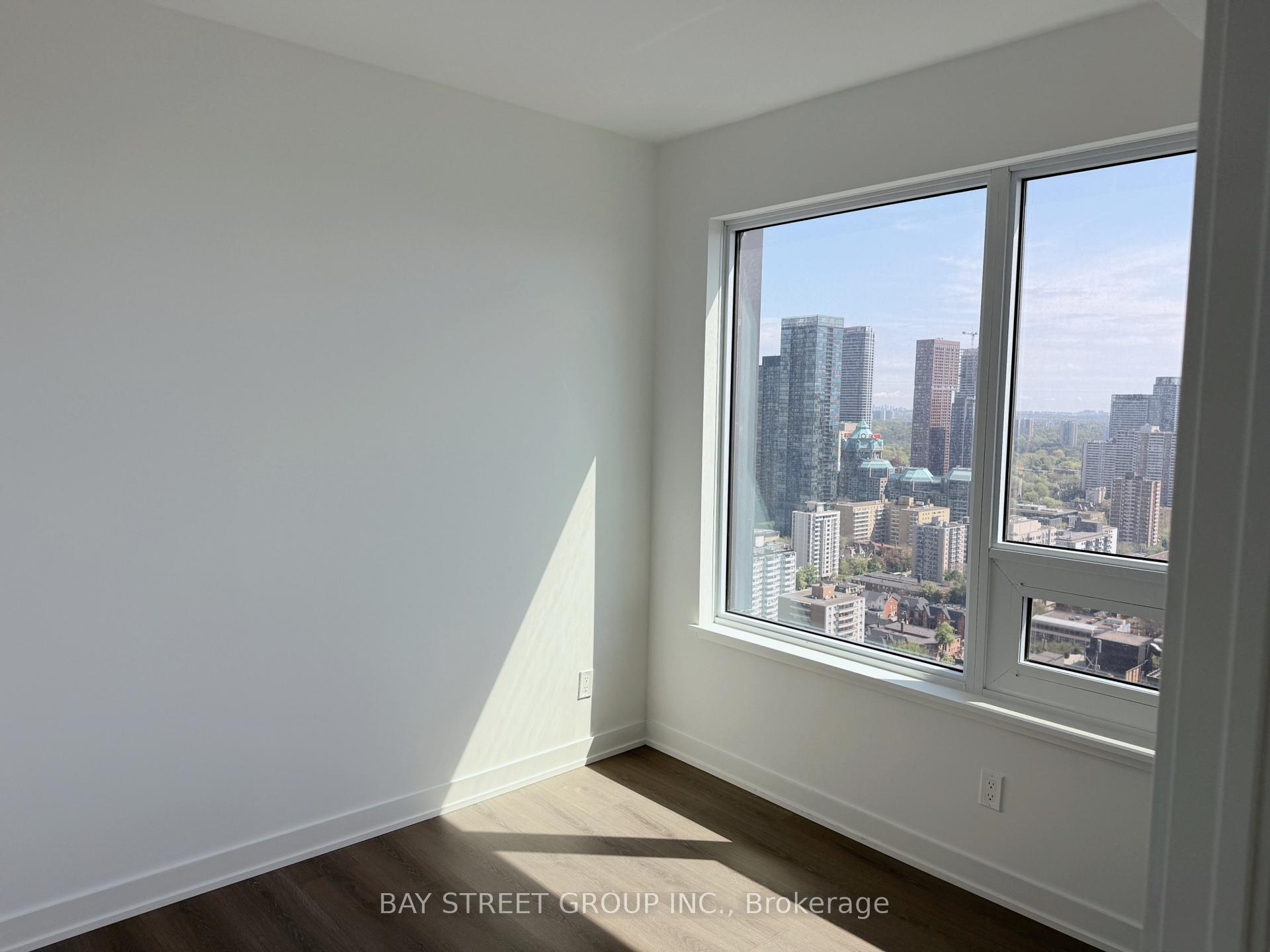 Photo 10 of Unit 4012, 8 Wellesley Street W, Toronto, Bay Street Corridor — HOMEH