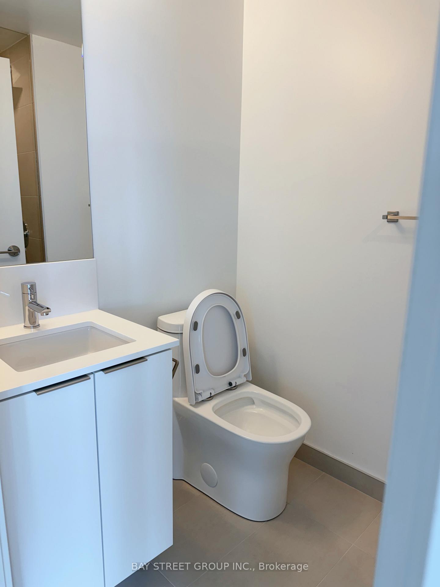 Photo 11 of Unit 4012, 8 Wellesley Street W, Toronto, Bay Street Corridor — HOMEH