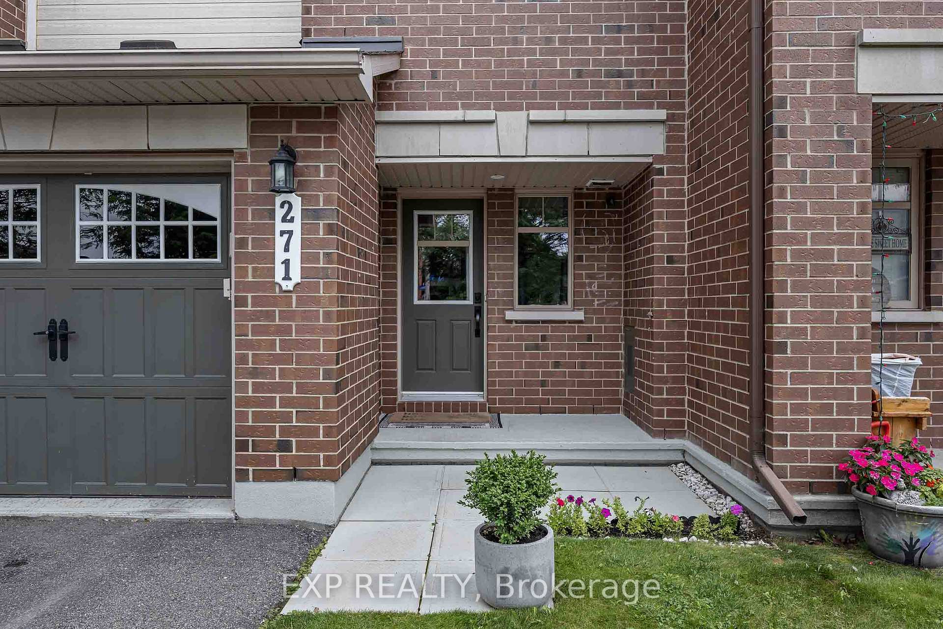 Photo 4 of 271 Garrity Crescent, Ottawa, Barrhaven - Strandherd — HOMEH
