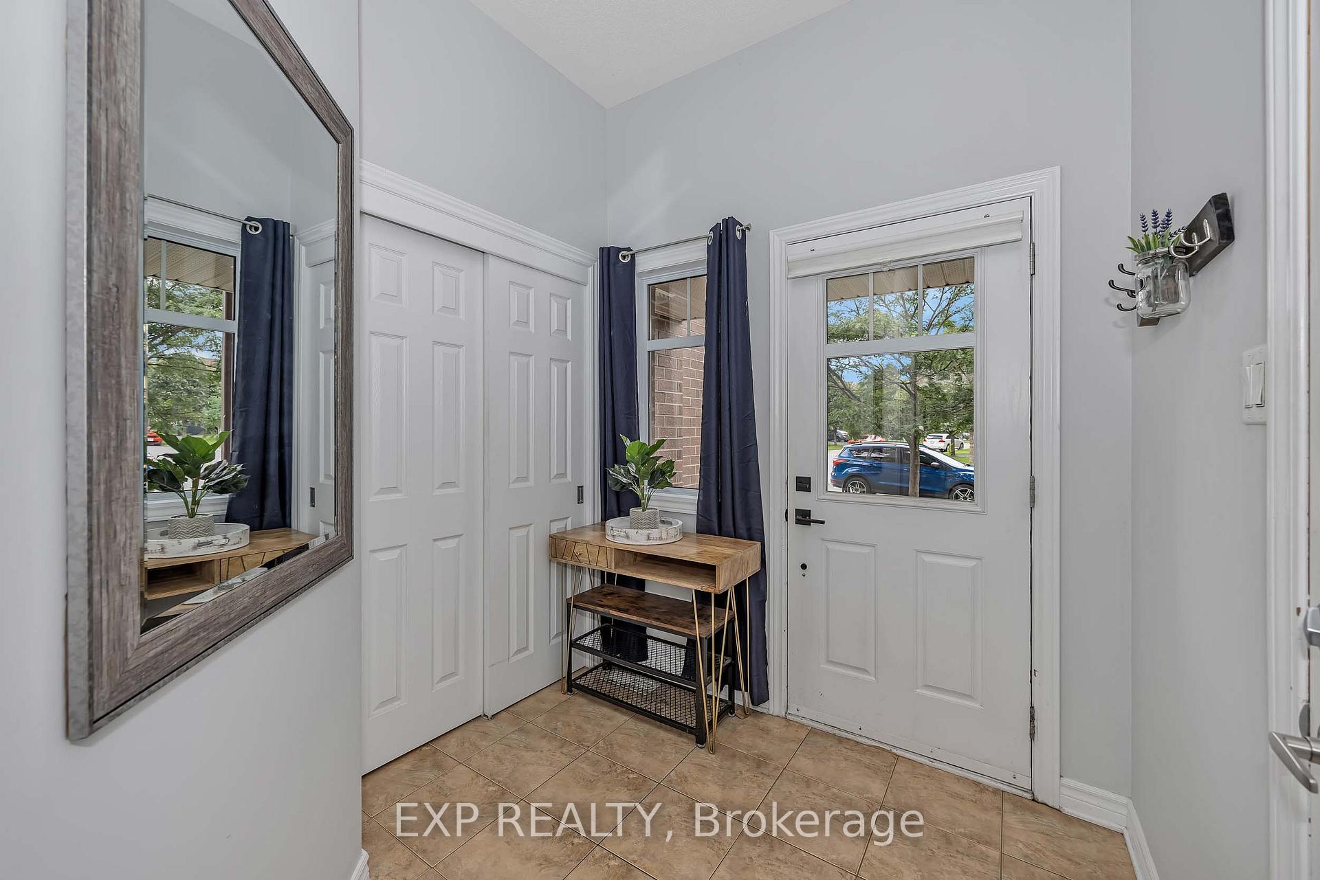 Photo 6 of 271 Garrity Crescent, Ottawa, Barrhaven - Strandherd — HOMEH