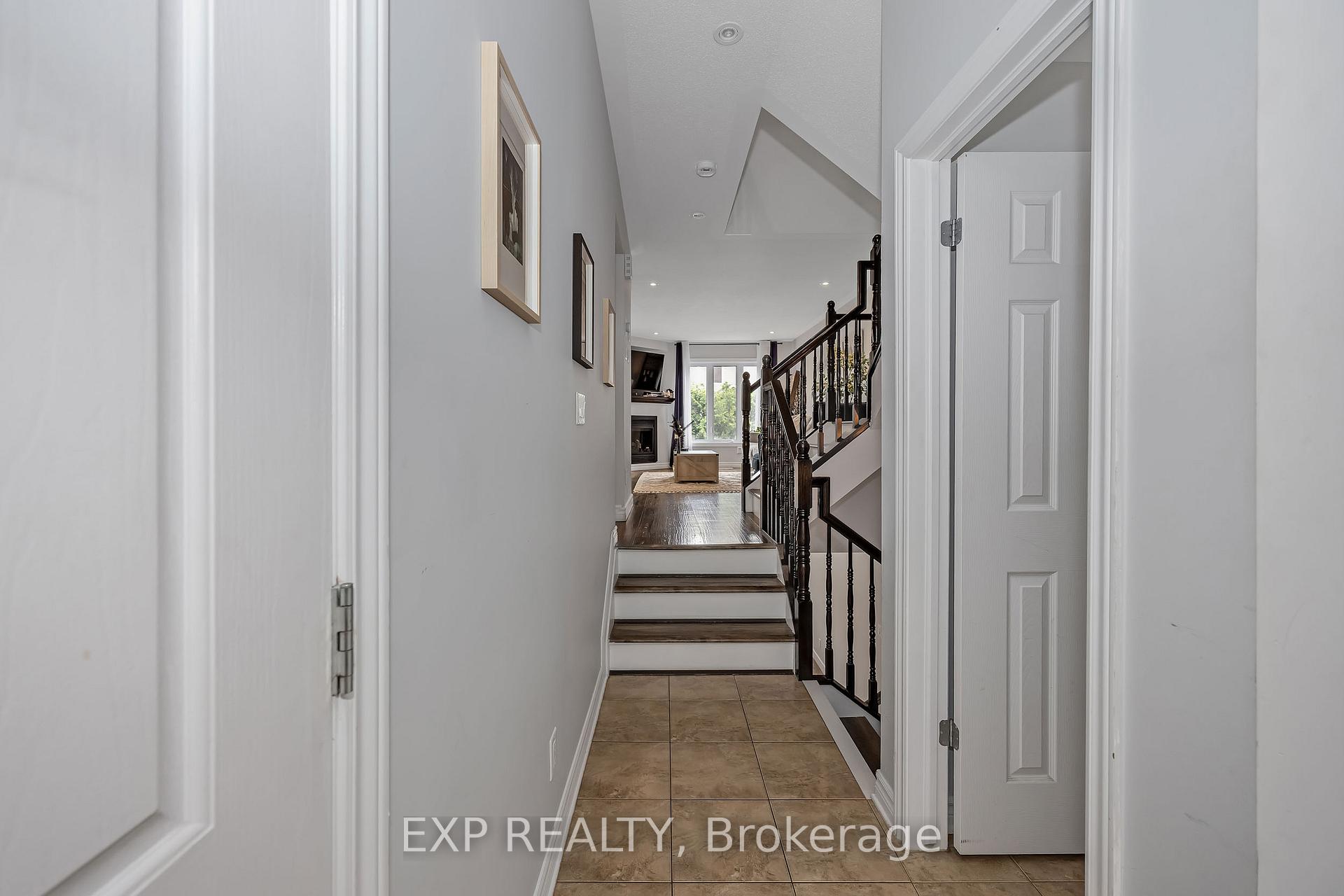 Photo 7 of 271 Garrity Crescent, Ottawa, Barrhaven - Strandherd — HOMEH