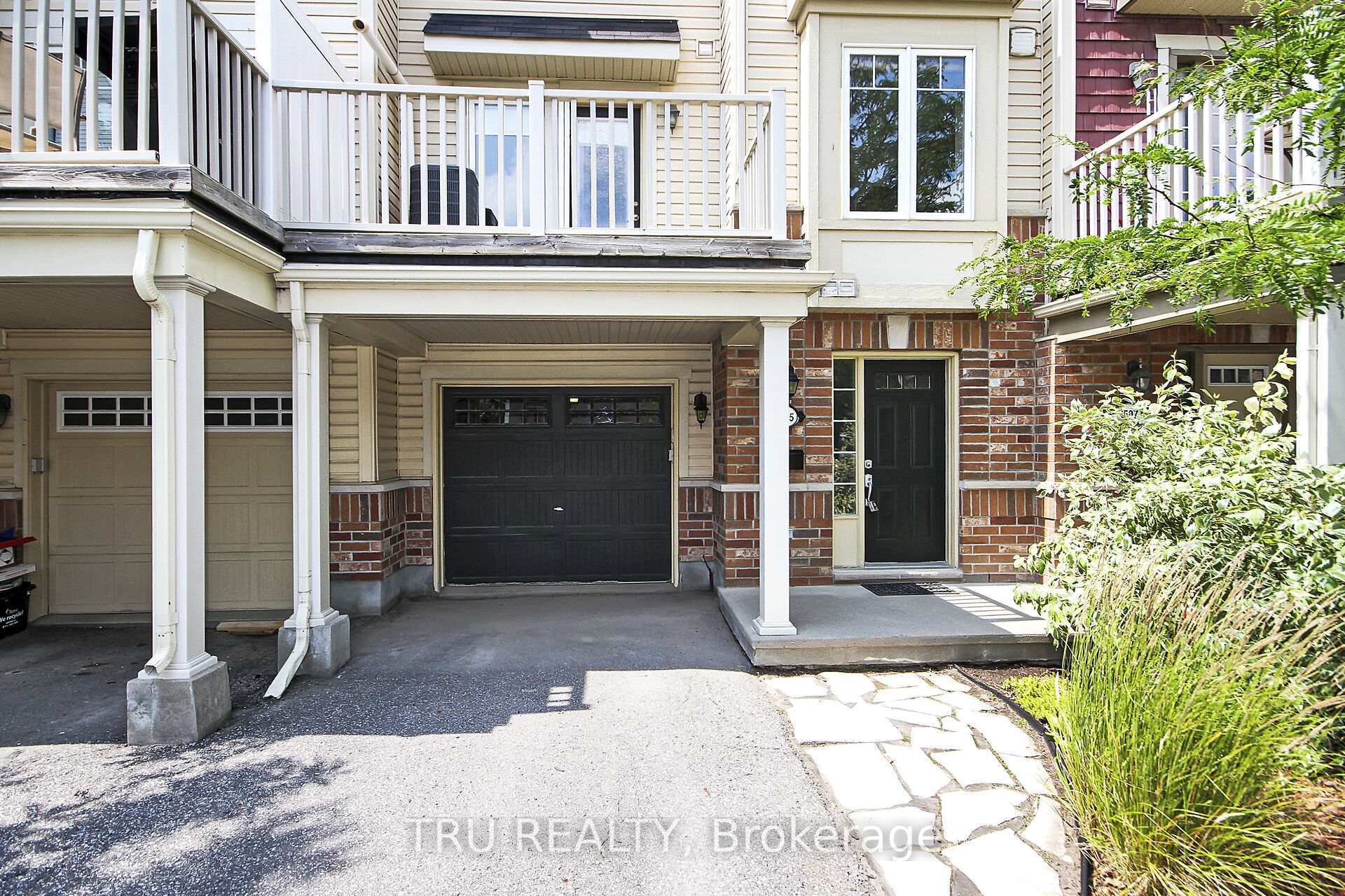Photo 3 of 2505 Waterlilly Way, Ottawa, Barrhaven - Heritage Park — HOMEH