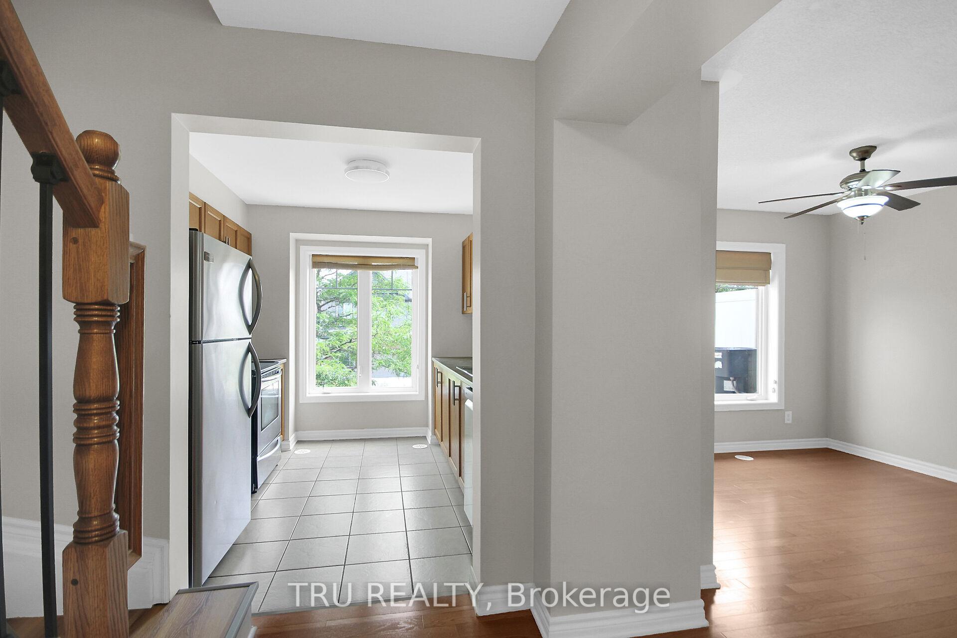 Photo 4 of 2505 Waterlilly Way, Ottawa, Barrhaven - Heritage Park — HOMEH
