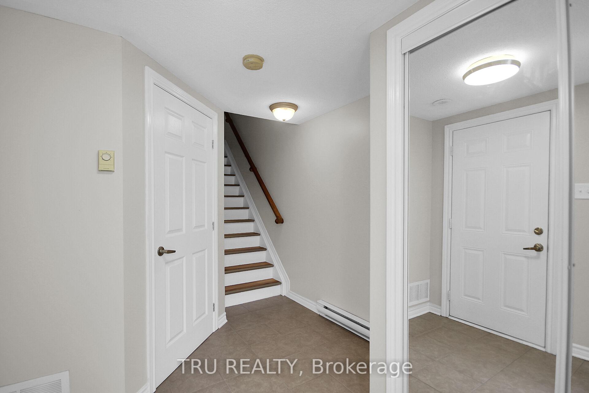 Photo 5 of 2505 Waterlilly Way, Ottawa, Barrhaven - Heritage Park — HOMEH
