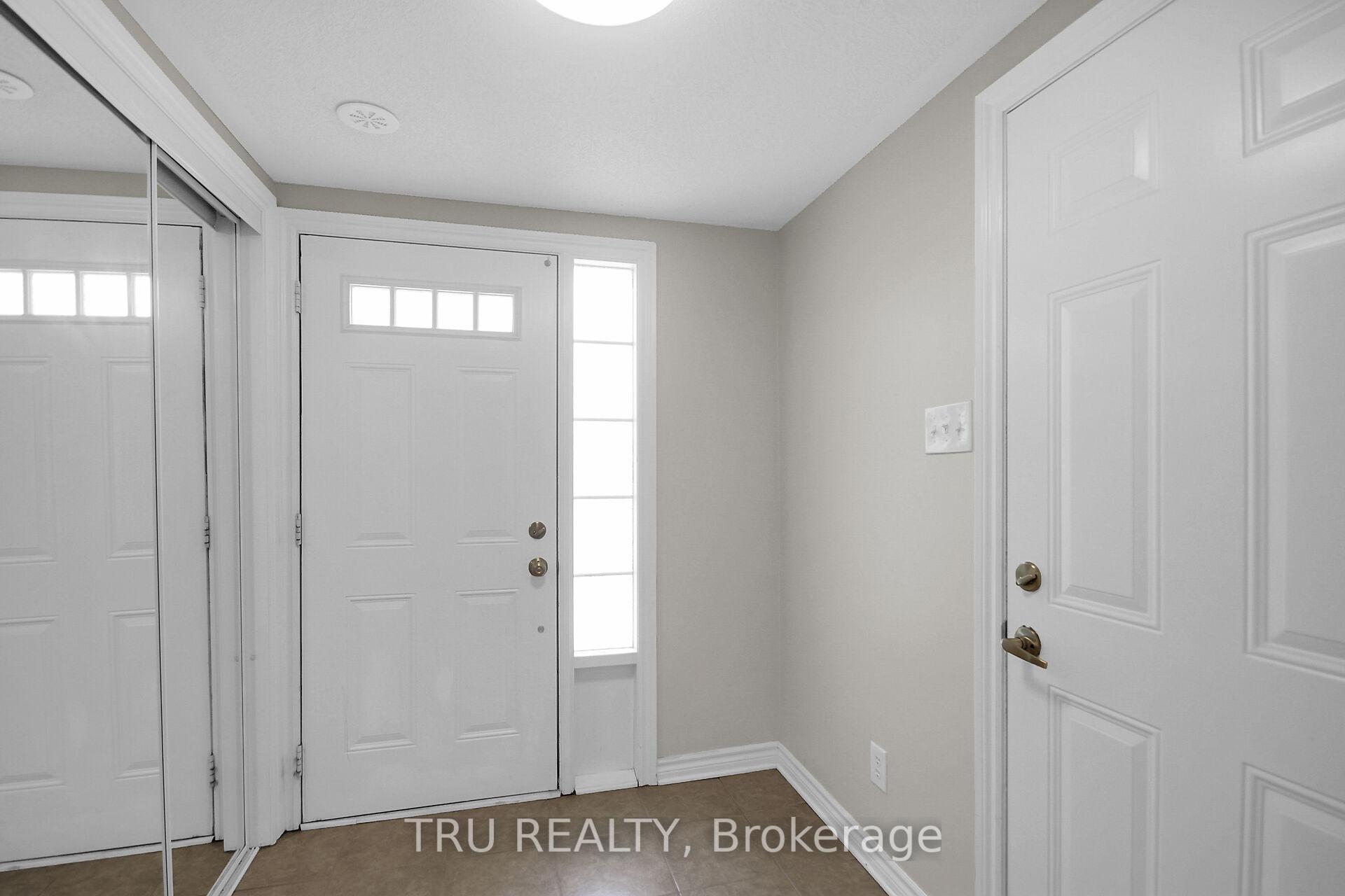 Photo 6 of 2505 Waterlilly Way, Ottawa, Barrhaven - Heritage Park — HOMEH