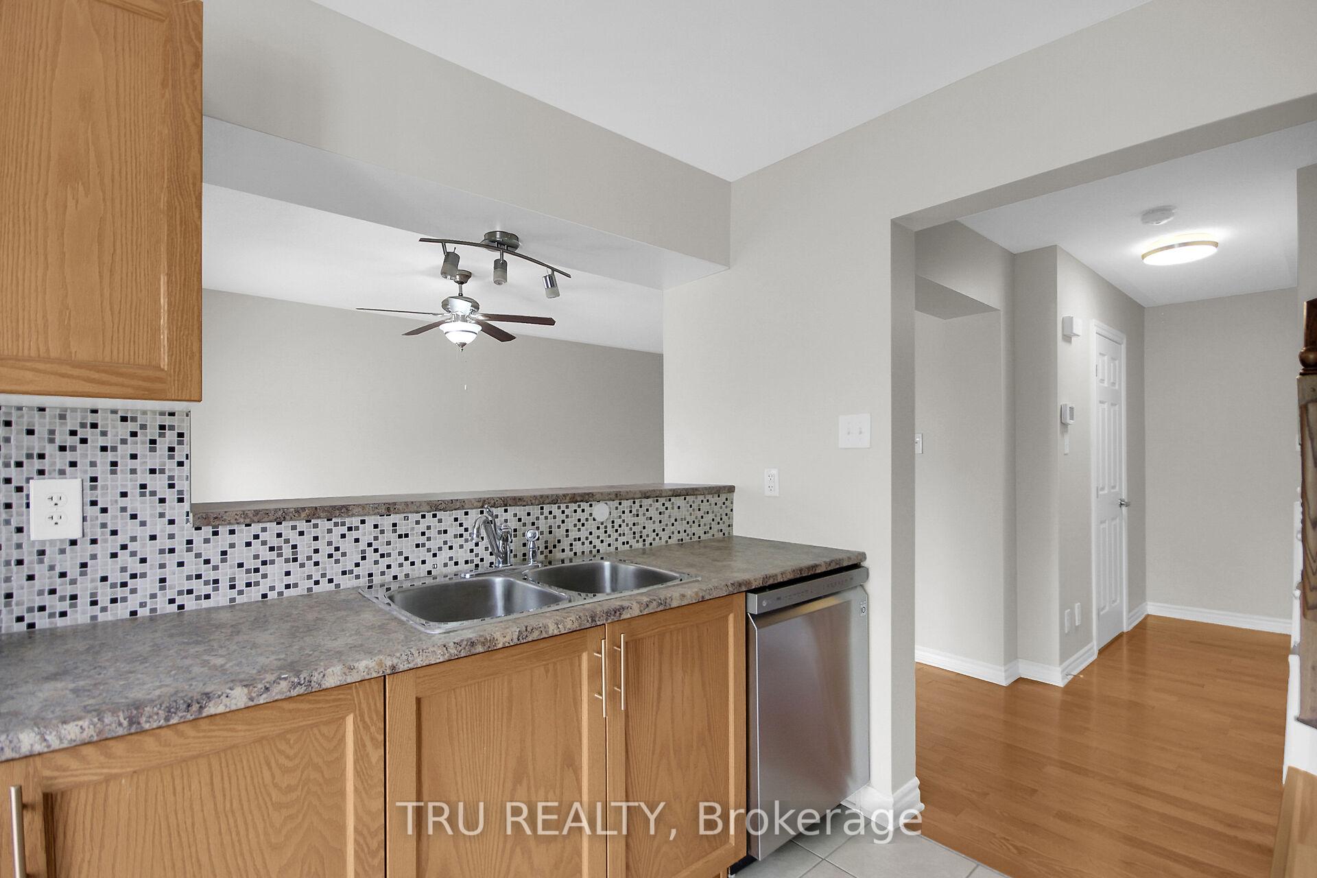 Photo 8 of 2505 Waterlilly Way, Ottawa, Barrhaven - Heritage Park — HOMEH