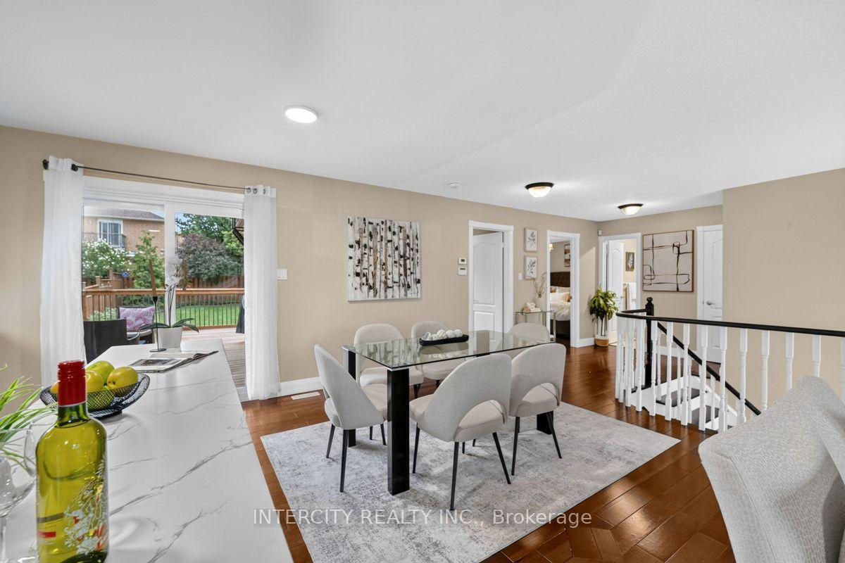 Photo 9 of 6 Compton Crescent, Bradford West Gwillimbury, Bradford — HOMEH