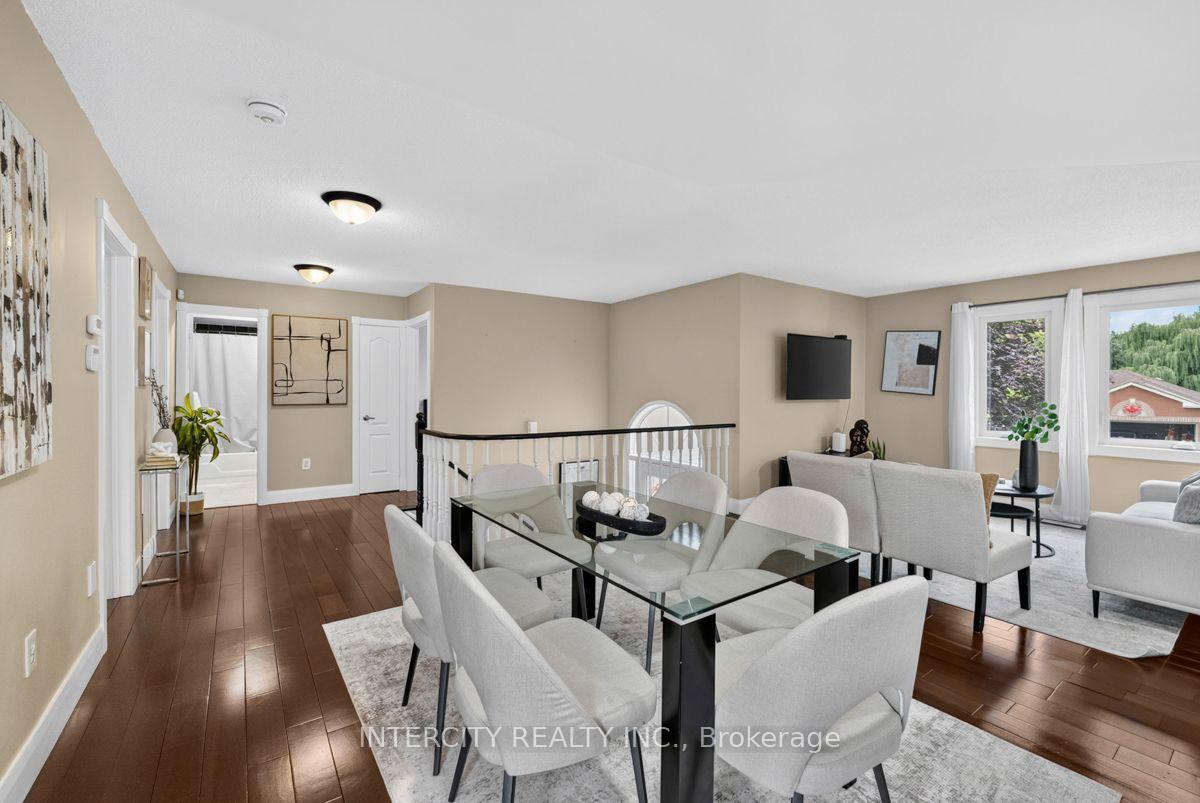 Photo 15 of 6 Compton Crescent, Bradford West Gwillimbury, Bradford — HOMEH