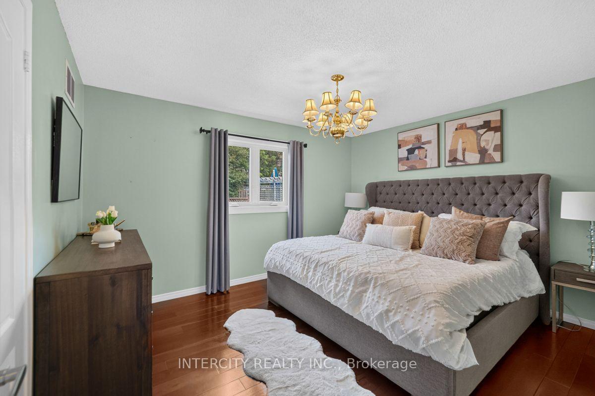 Photo 18 of 6 Compton Crescent, Bradford West Gwillimbury, Bradford — HOMEH