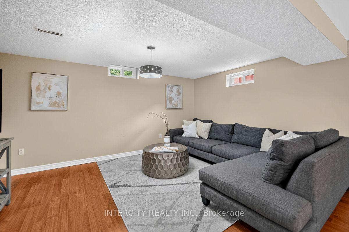 Photo 27 of 6 Compton Crescent, Bradford West Gwillimbury, Bradford — HOMEH