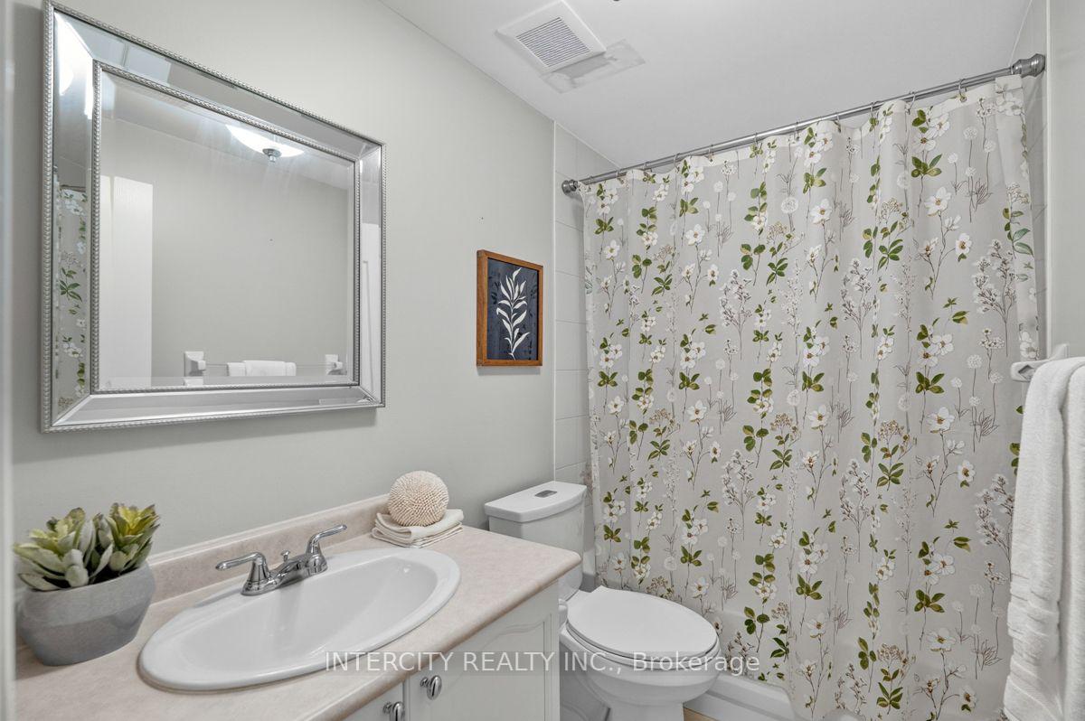 Photo 32 of 6 Compton Crescent, Bradford West Gwillimbury, Bradford — HOMEH
