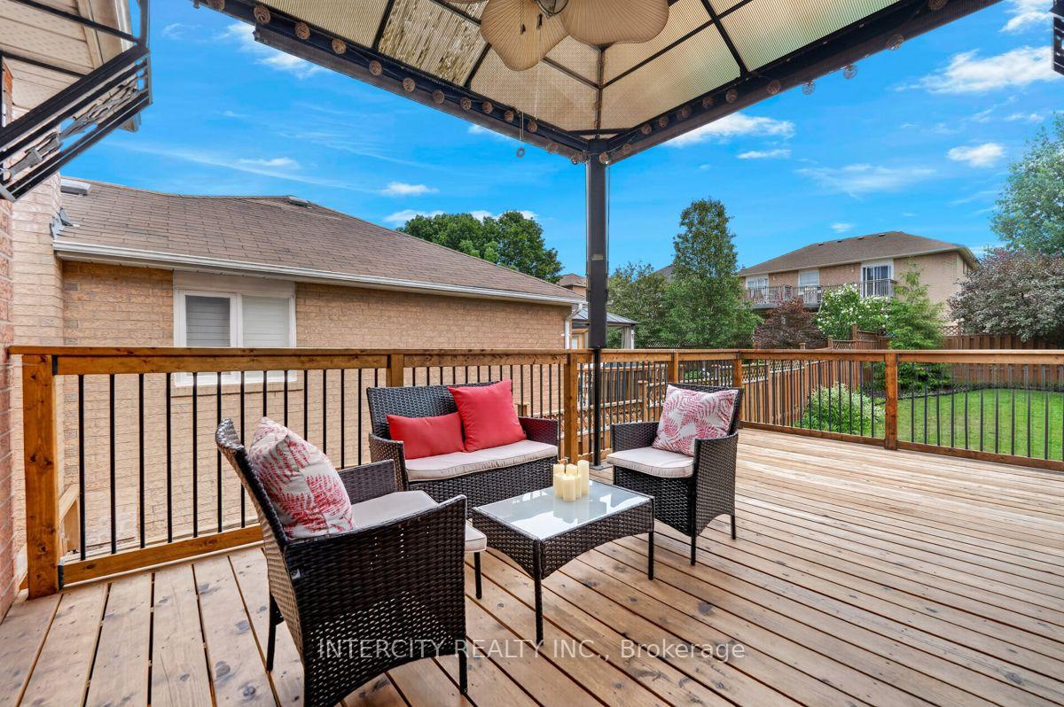 Photo 33 of 6 Compton Crescent, Bradford West Gwillimbury, Bradford — HOMEH
