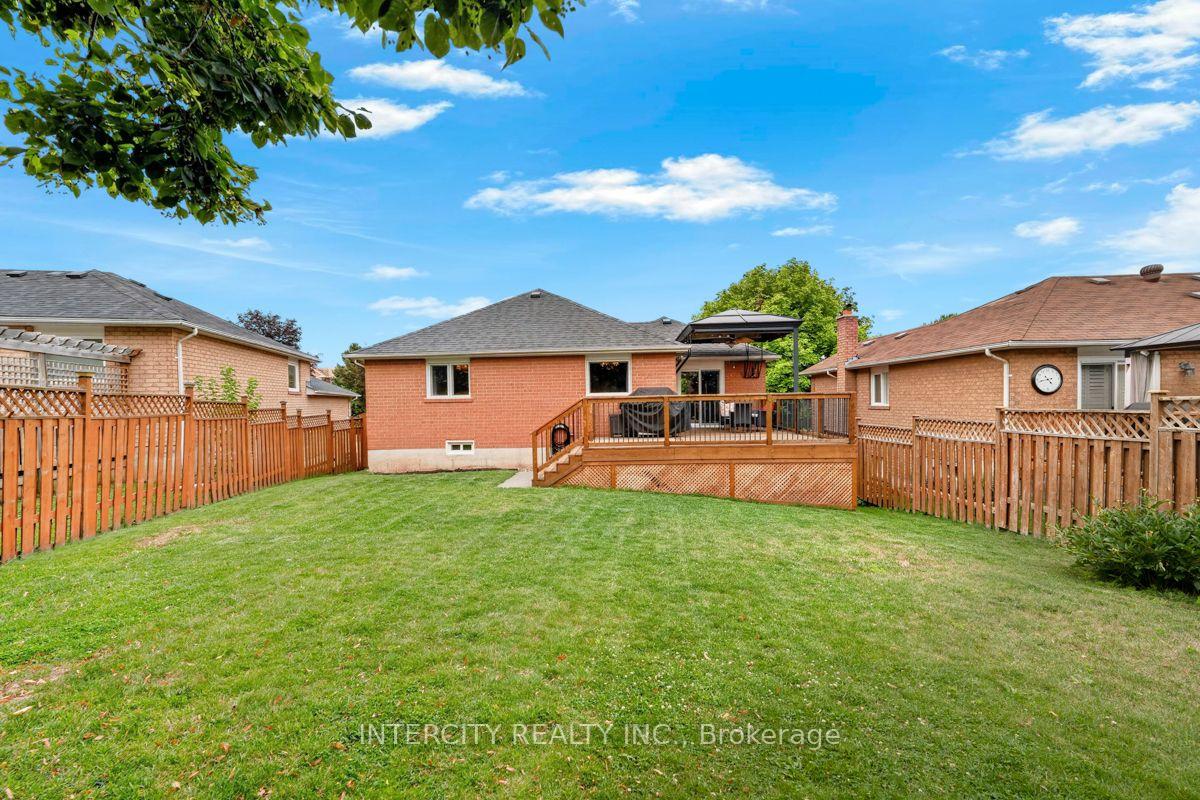 Photo 37 of 6 Compton Crescent, Bradford West Gwillimbury, Bradford — HOMEH