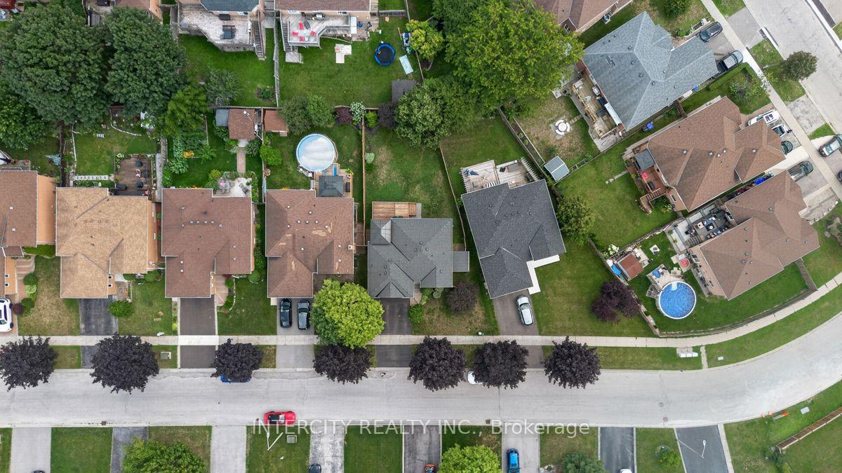 Photo 39 of 6 Compton Crescent, Bradford West Gwillimbury, Bradford — HOMEH
