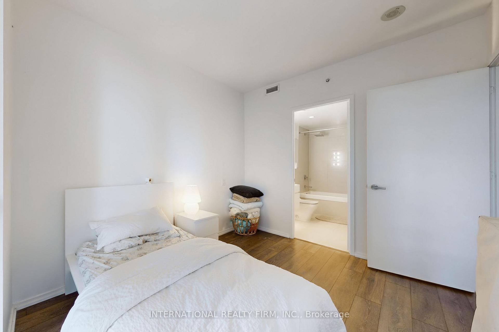 Photo 15 of Unit 2911, 45 Charles Street E, Toronto, Church-Yonge Corridor — HOMEH