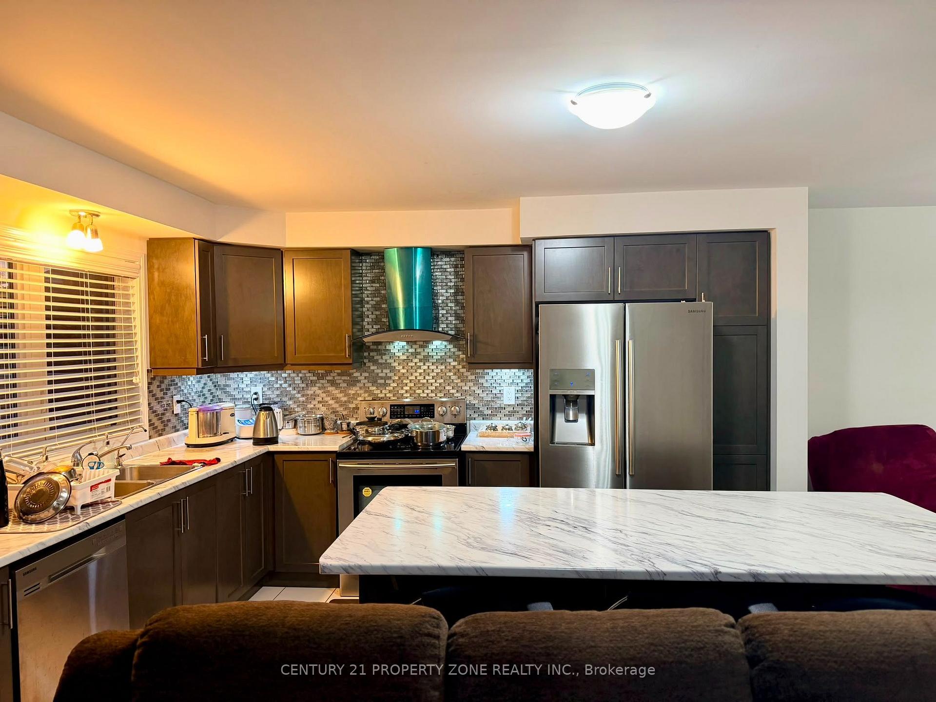 Photo 10 of 40 Leblanc Crescent, Brampton, Northwest Brampton — HOMEH