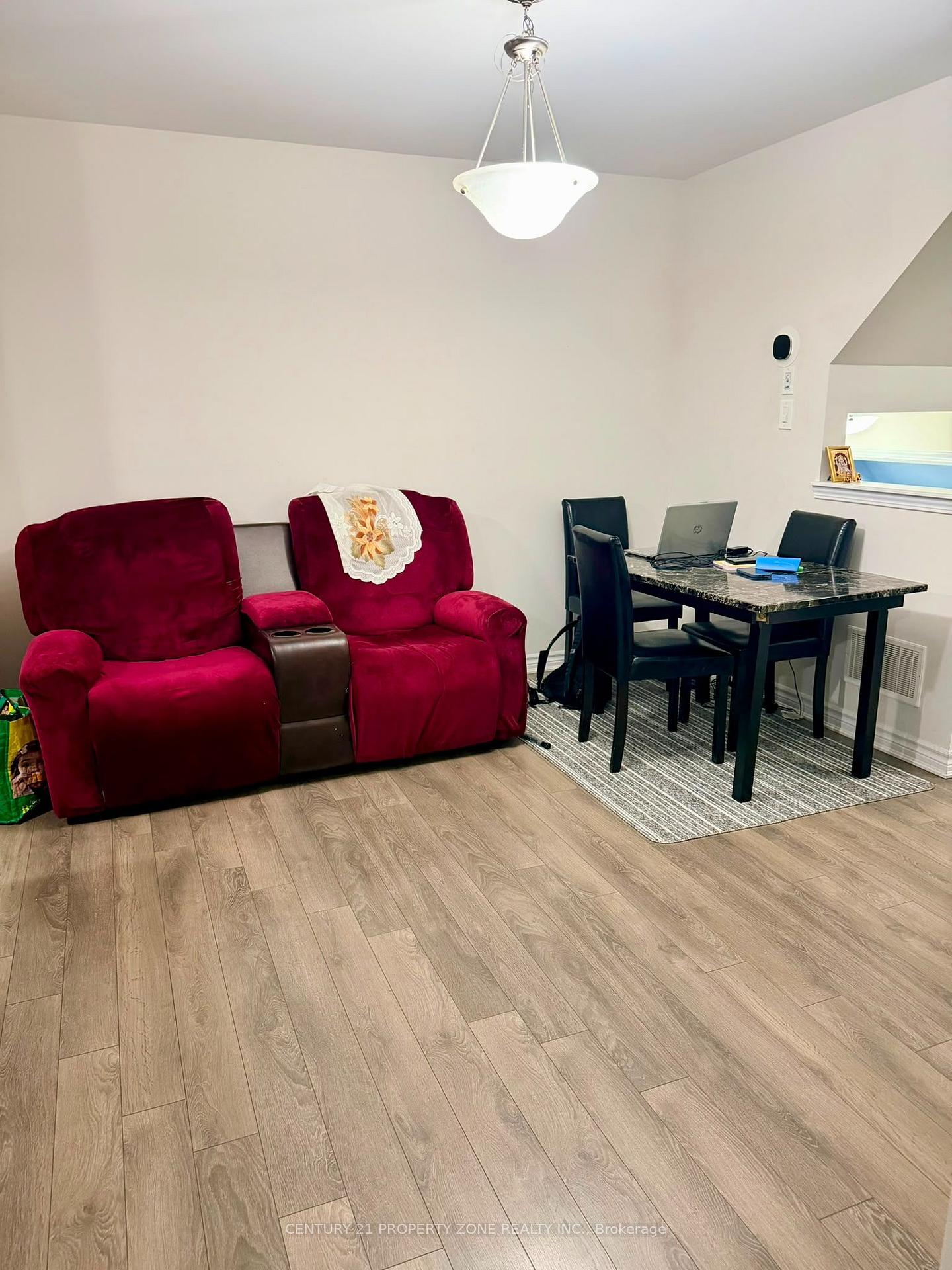 Photo 12 of 40 Leblanc Crescent, Brampton, Northwest Brampton — HOMEH