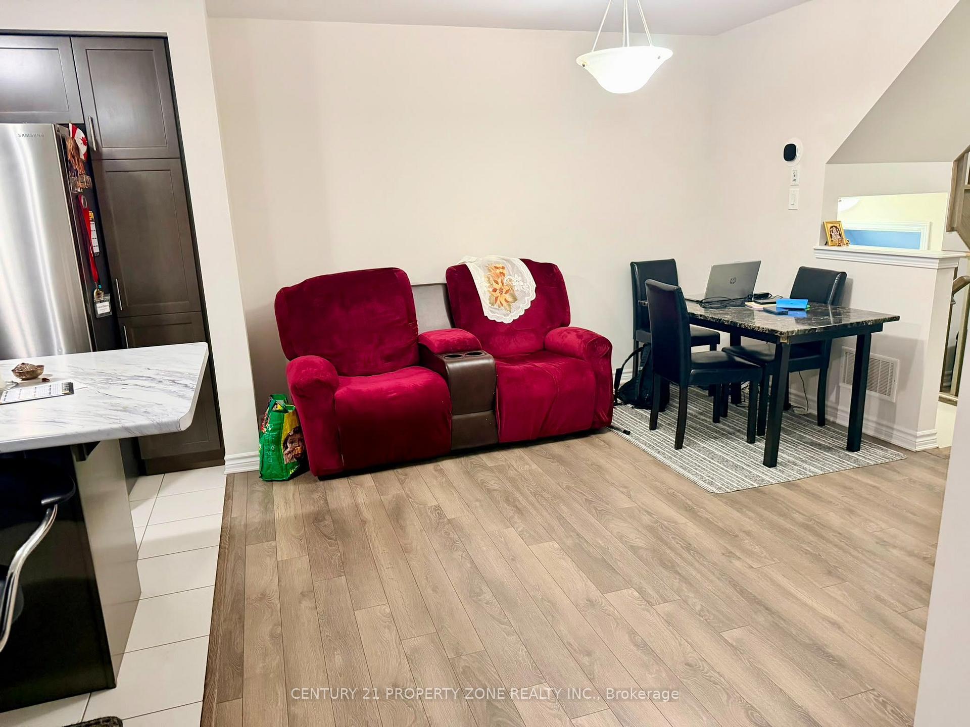 Photo 13 of 40 Leblanc Crescent, Brampton, Northwest Brampton — HOMEH
