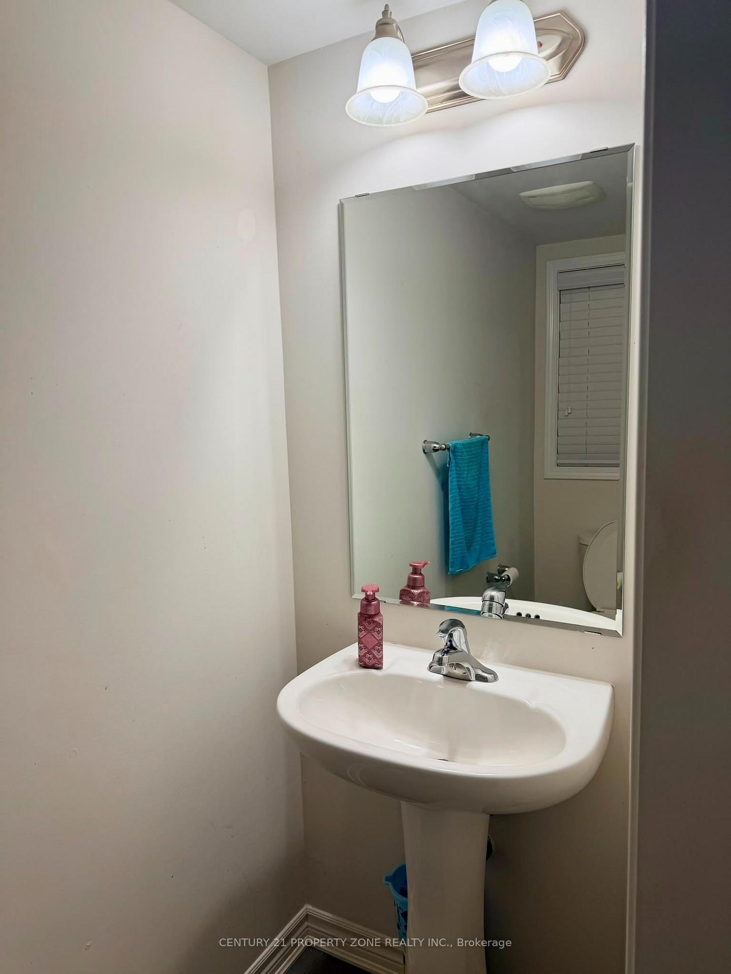 Photo 15 of 40 Leblanc Crescent, Brampton, Northwest Brampton — HOMEH
