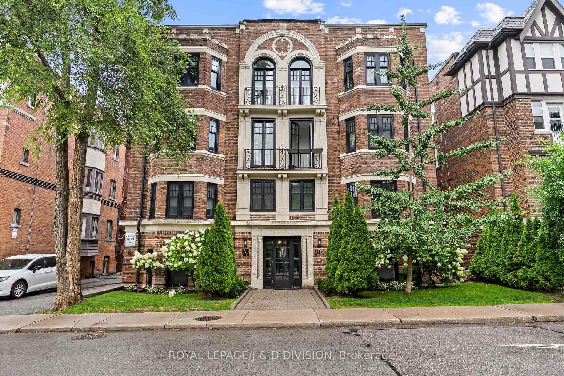 Photo 3 of Unit 4, 314 Lonsdale Road, Toronto, Forest Hill South — HOMEH