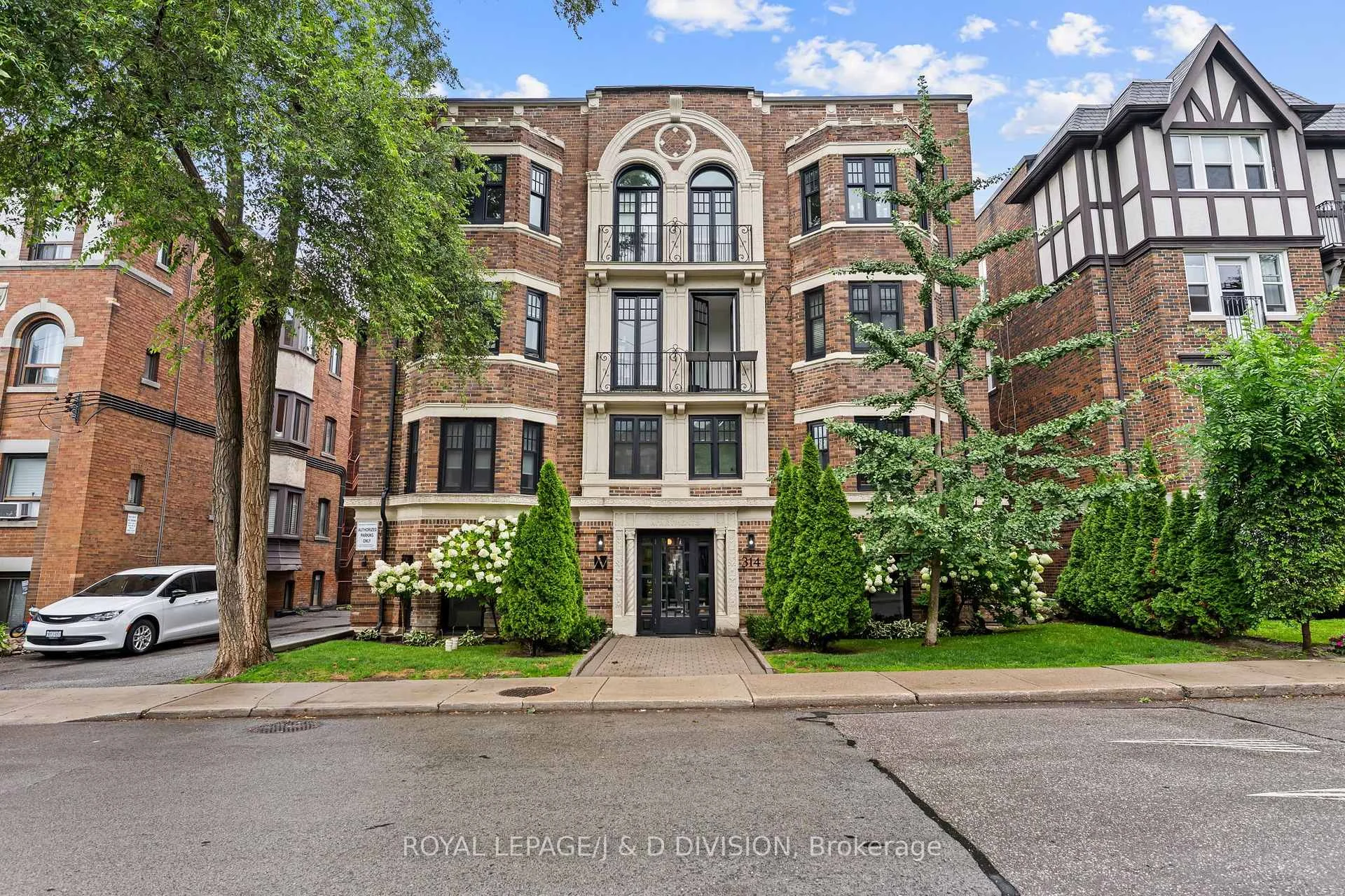 Photo 2 of Unit 4, 314 Lonsdale Road, Toronto, Forest Hill South — HOMEH