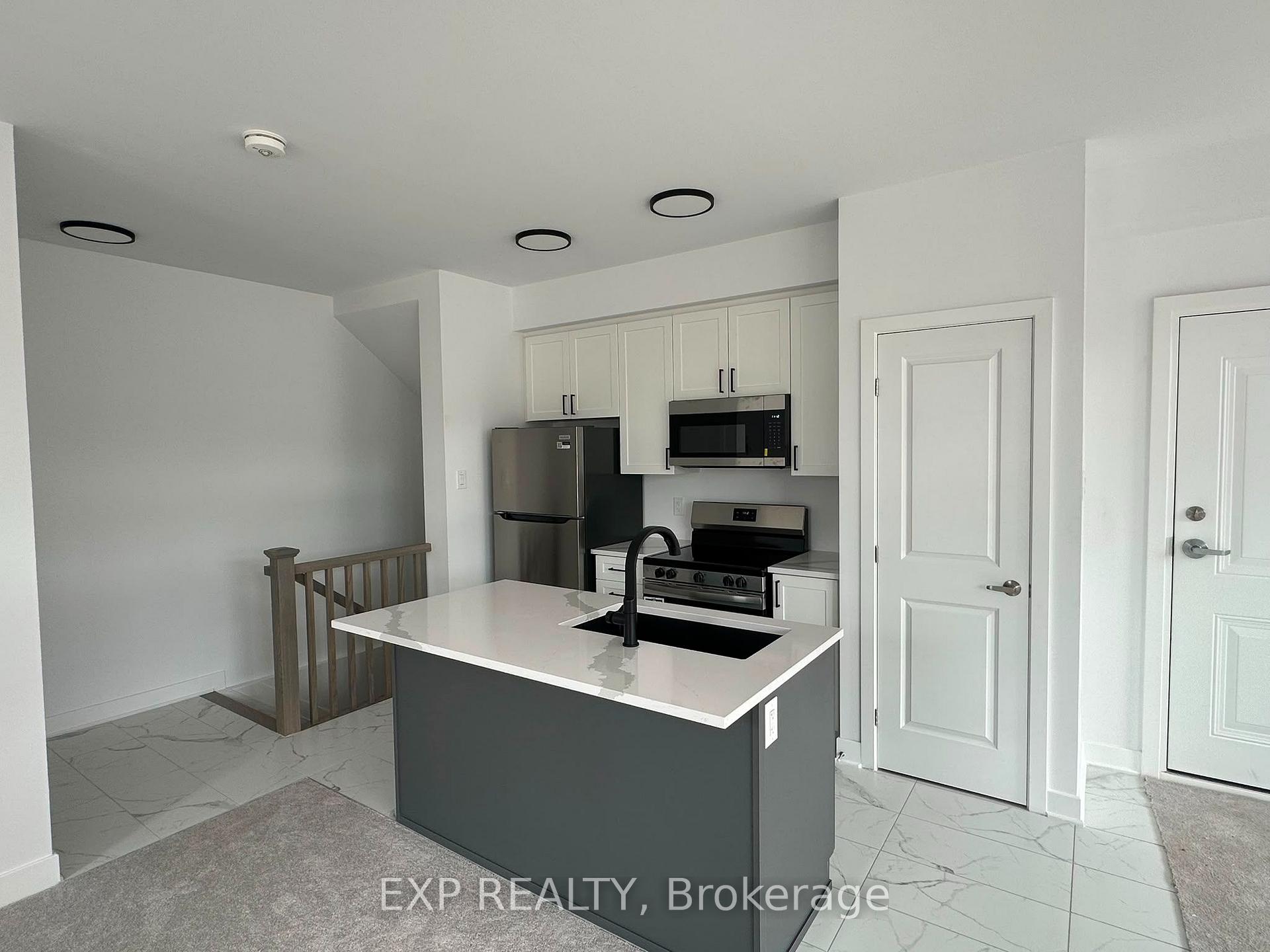 Photo 3 of Unit J, 1055 Cedar Creek Drive, Ottawa, Blossom Park/Kemp Park/Findlay Creek — HOMEH