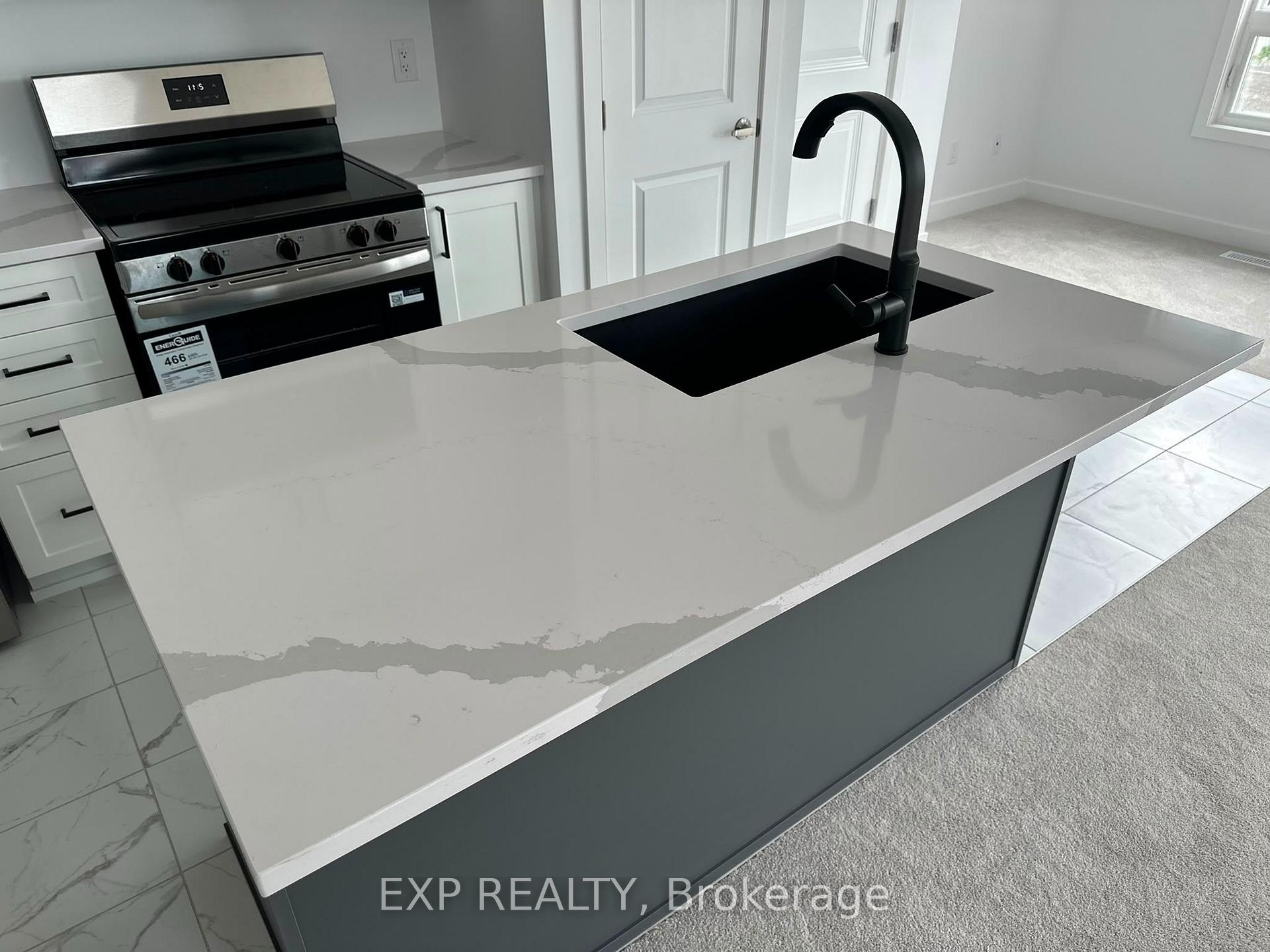 Photo 5 of Unit J, 1055 Cedar Creek Drive, Ottawa, Blossom Park/Kemp Park/Findlay Creek — HOMEH