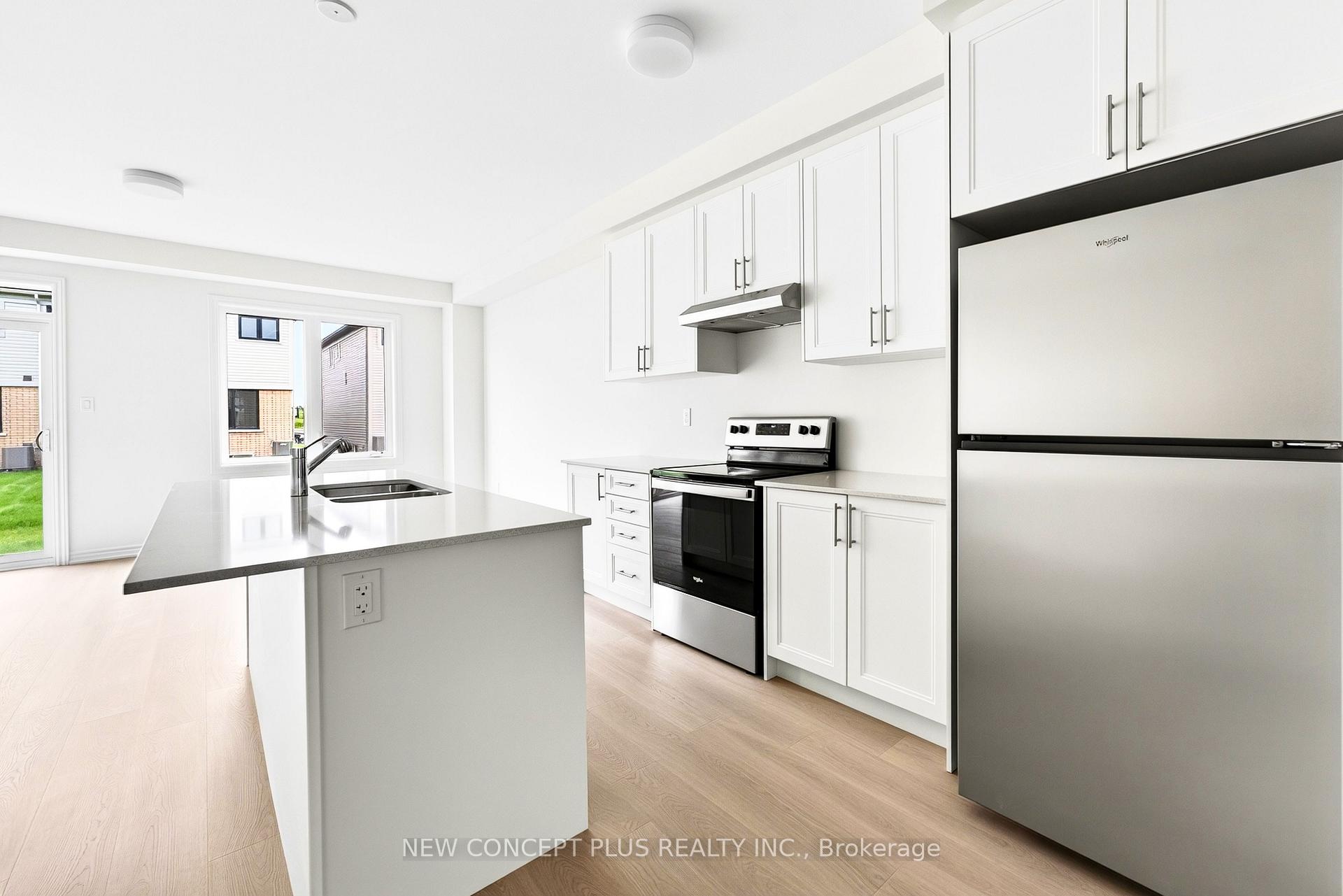 Photo 6 of 98 Sanderson Drive N, Kawartha Lakes, Lindsay — HOMEH
