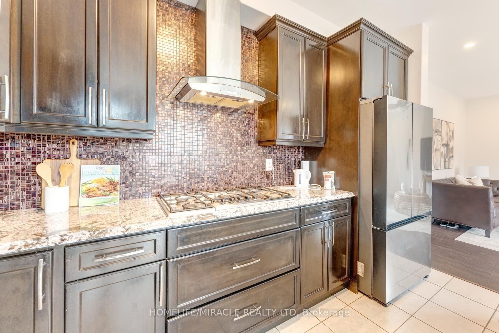 Photo 11 of 16 Hasker Road, Brampton, Northwest Brampton — HOMEH