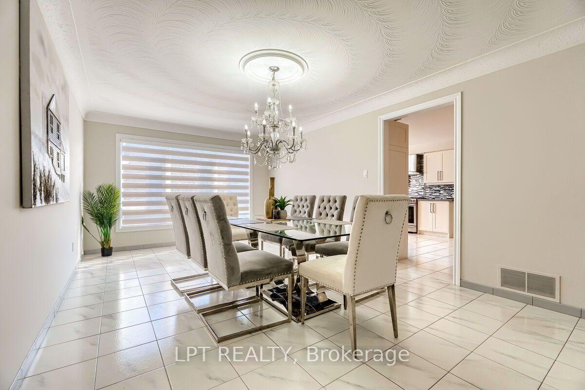 Photo 10 of 16 Vogue Court, Hamilton, Stoney Creek — HOMEH