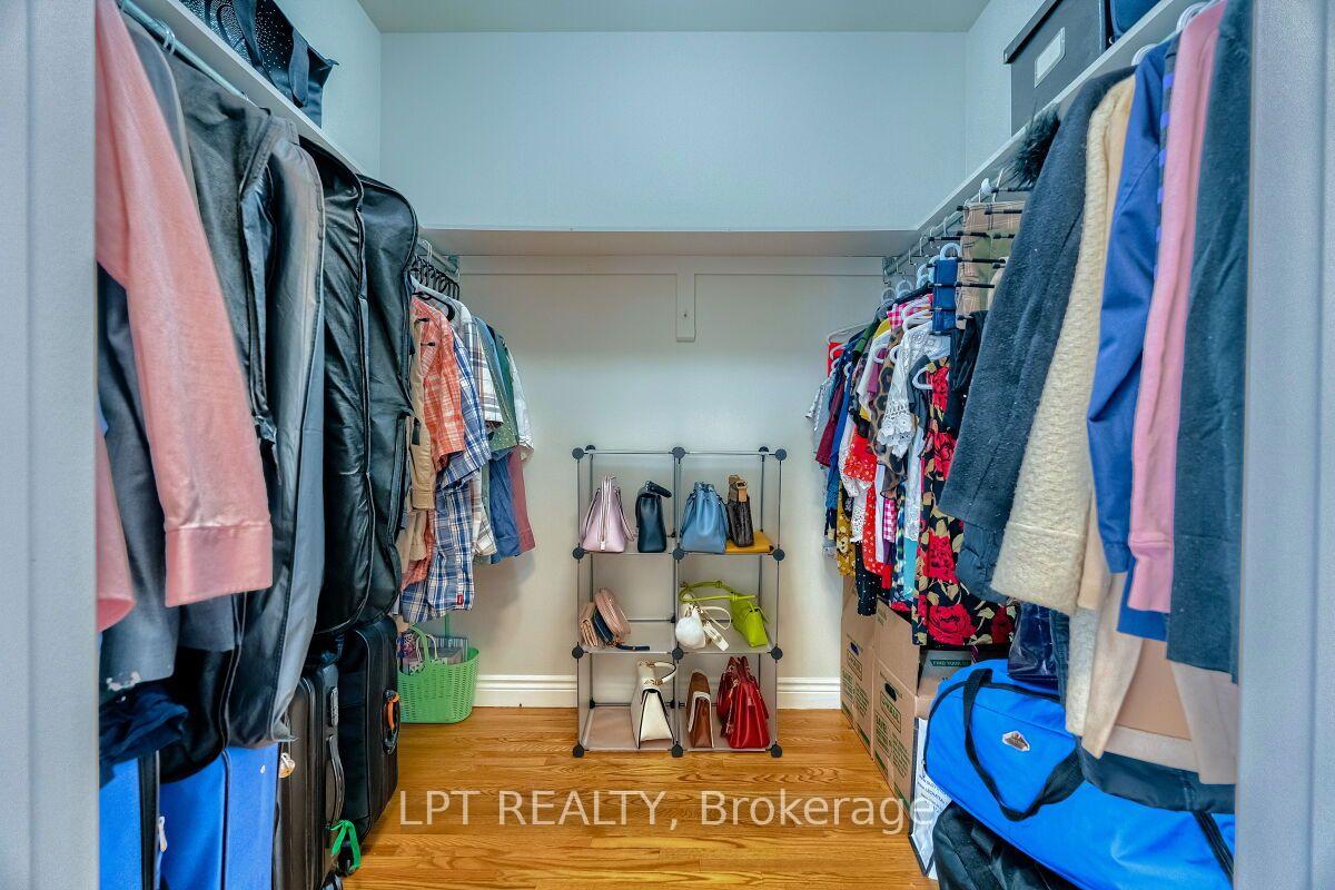 Photo 25 of 16 Vogue Court, Hamilton, Stoney Creek — HOMEH