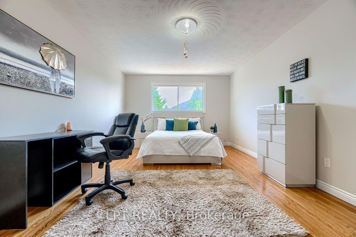 Photo 28 of 16 Vogue Court, Hamilton, Stoney Creek — HOMEH