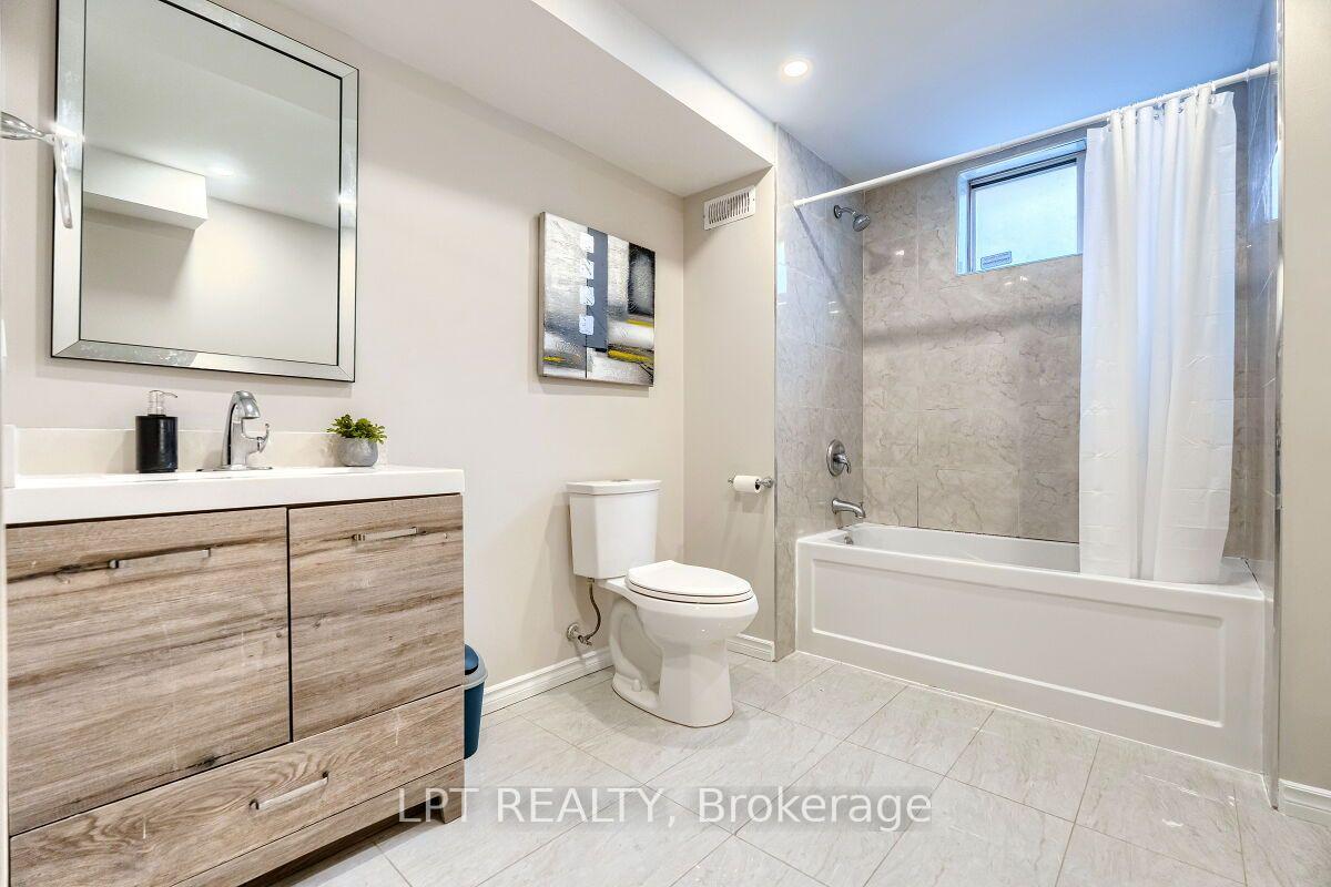 Photo 43 of 16 Vogue Court, Hamilton, Stoney Creek — HOMEH