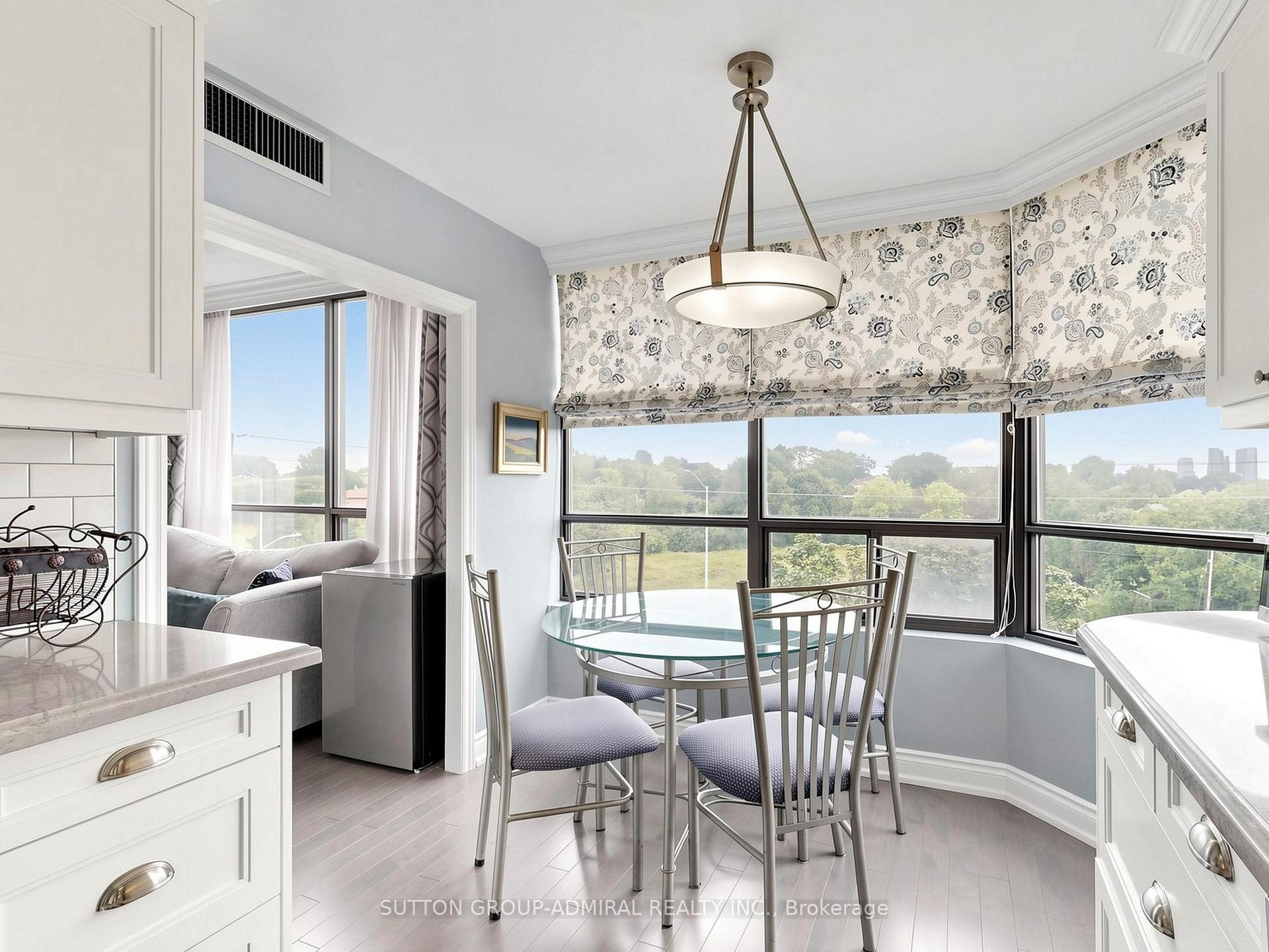 Photo 5 of Unit 507, 7460 Bathurst Street, Vaughan, Brownridge — HOMEH