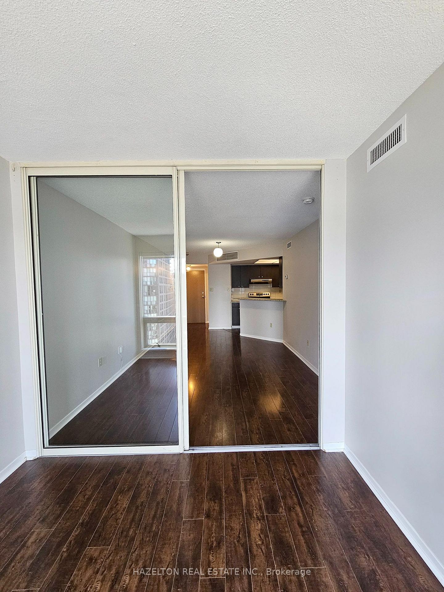 Photo 11 of Unit 2305, 1001 Bay Street, Toronto, Bay Street Corridor — HOMEH