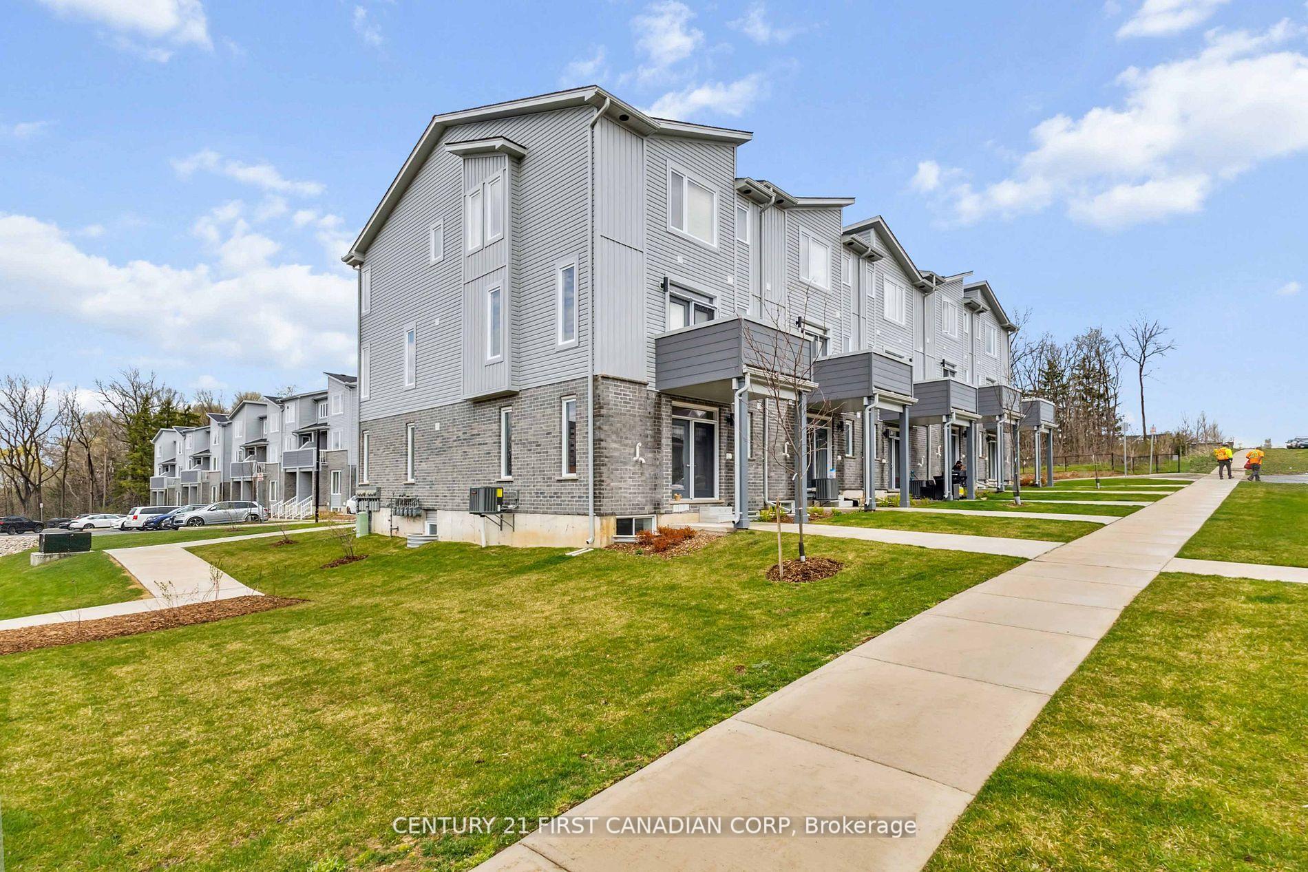 Photo 3 of Unit 21, 990 Deveron Crescent, London, South J — HOMEH