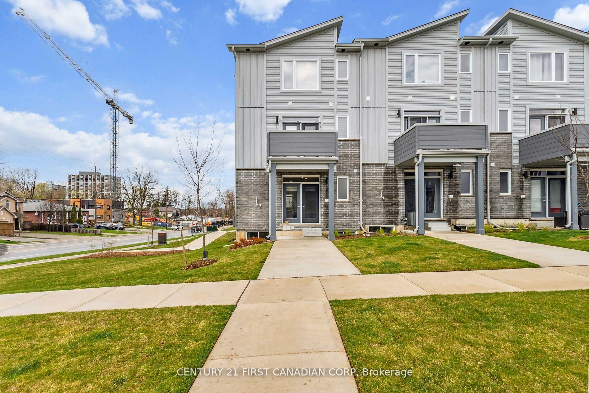 Photo 4 of Unit 21, 990 Deveron Crescent, London, South J — HOMEH