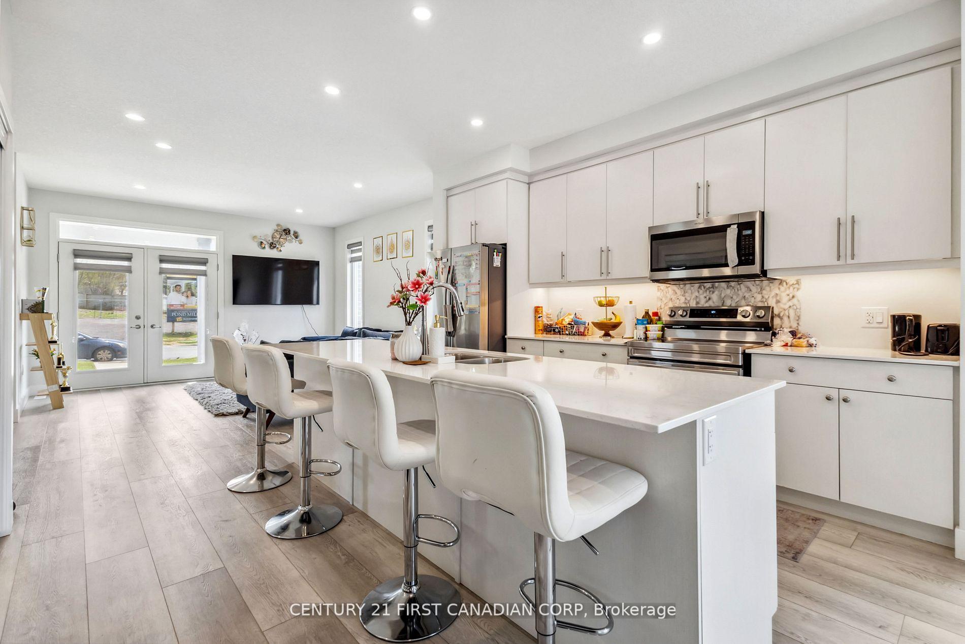 Photo 12 of Unit 21, 990 Deveron Crescent, London, South J — HOMEH