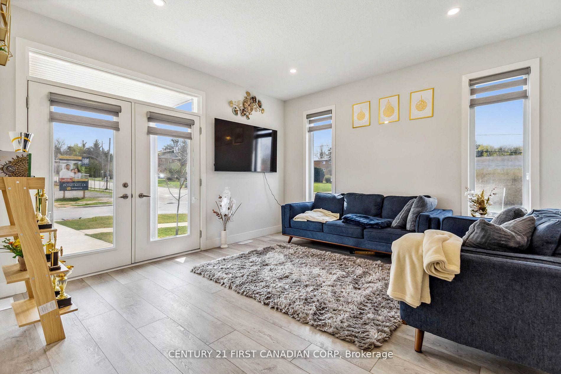 Photo 18 of Unit 21, 990 Deveron Crescent, London, South J — HOMEH