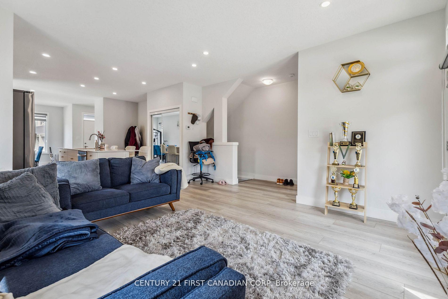 Photo 20 of Unit 21, 990 Deveron Crescent, London, South J — HOMEH