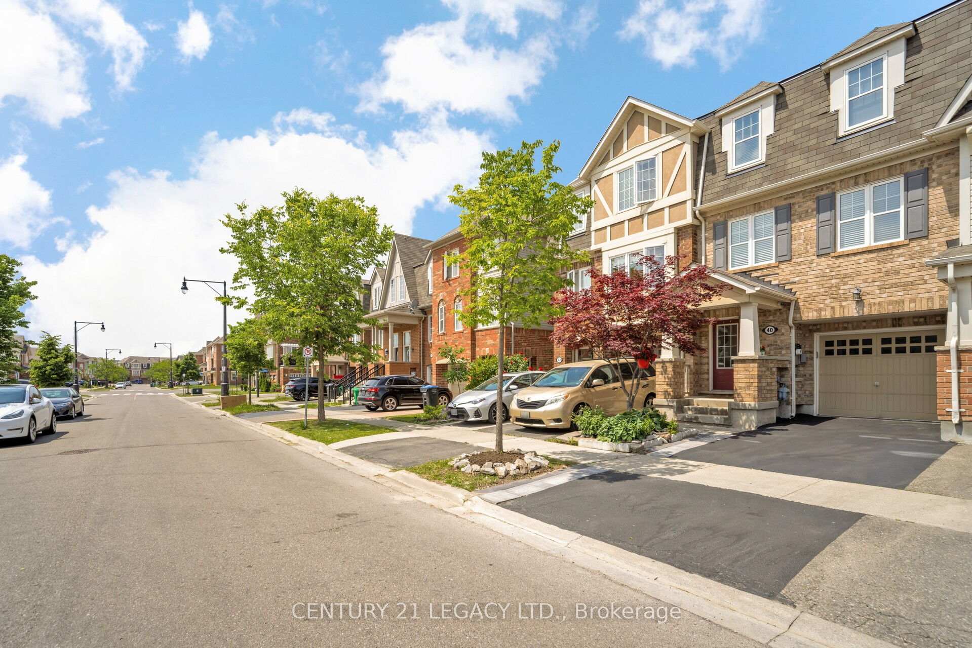 Photo 2 of 40 Donomore Drive, Brampton, Northwest Brampton — HOMEH