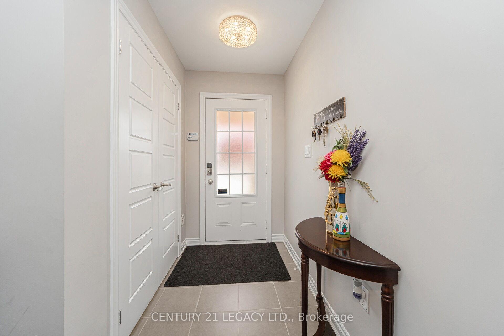 Photo 5 of 40 Donomore Drive, Brampton, Northwest Brampton — HOMEH