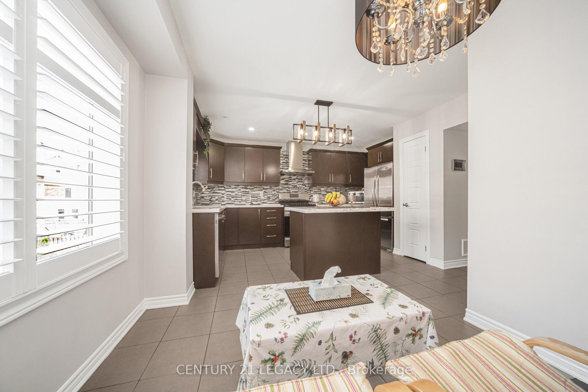 Photo 19 of 40 Donomore Drive, Brampton, Northwest Brampton — HOMEH