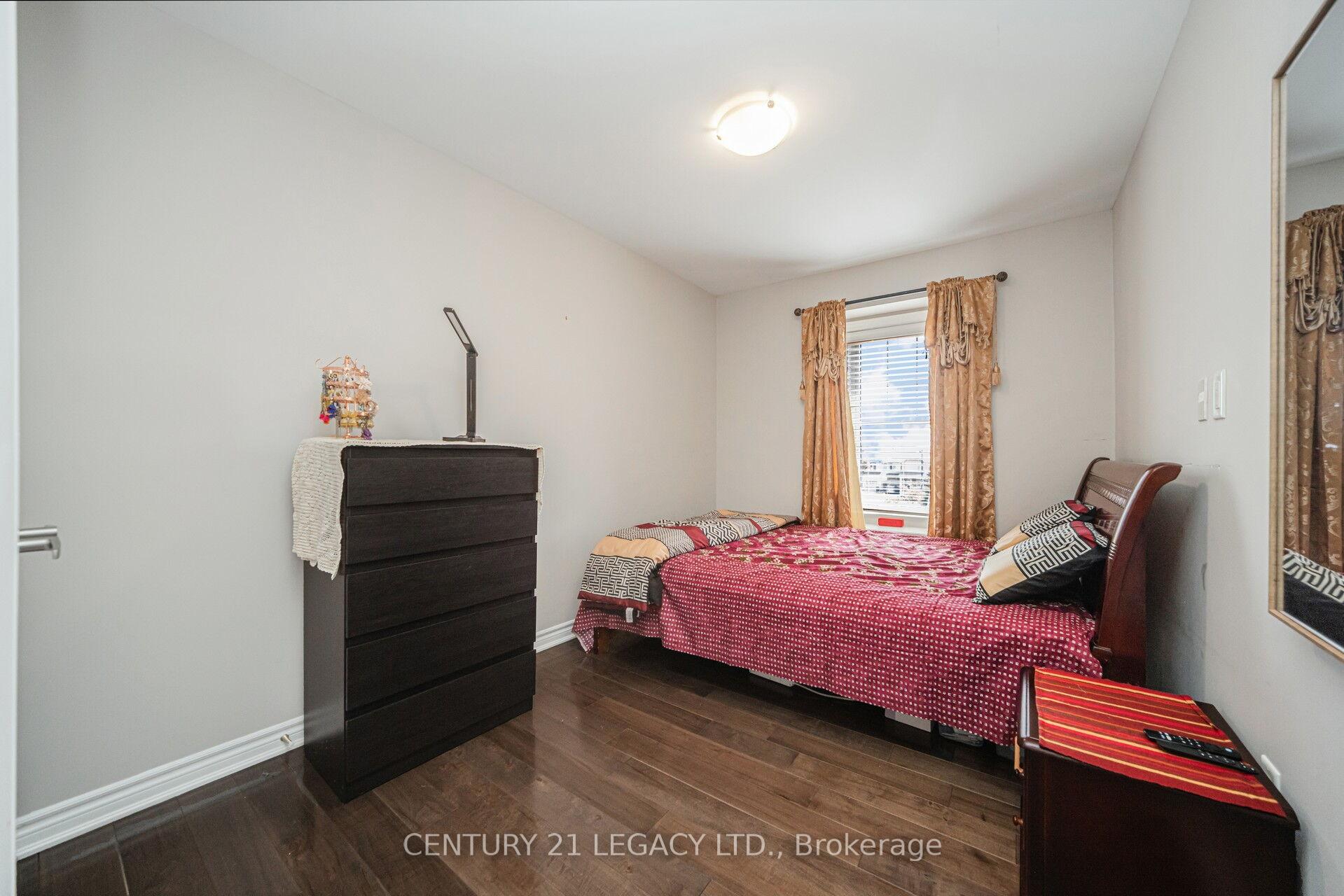 Photo 30 of 40 Donomore Drive, Brampton, Northwest Brampton — HOMEH
