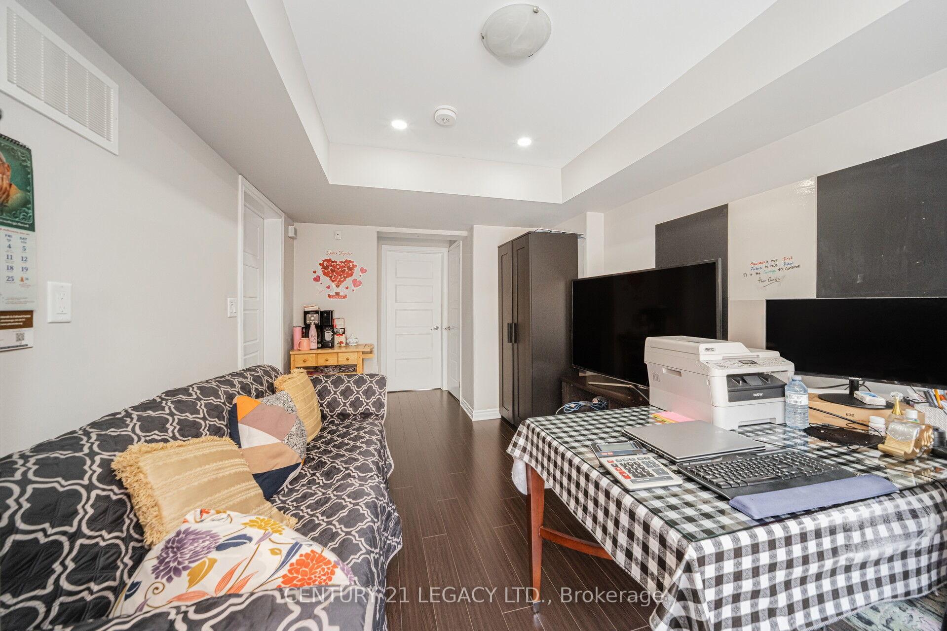 Photo 35 of 40 Donomore Drive, Brampton, Northwest Brampton — HOMEH