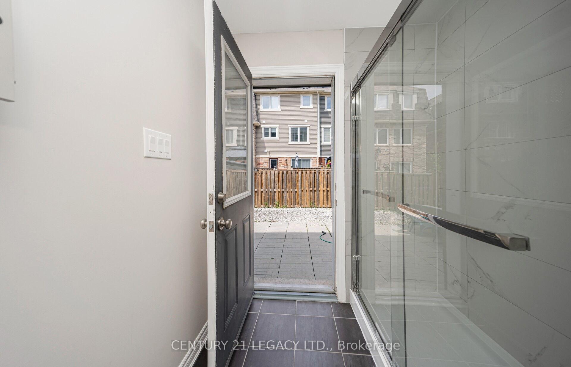 Photo 38 of 40 Donomore Drive, Brampton, Northwest Brampton — HOMEH
