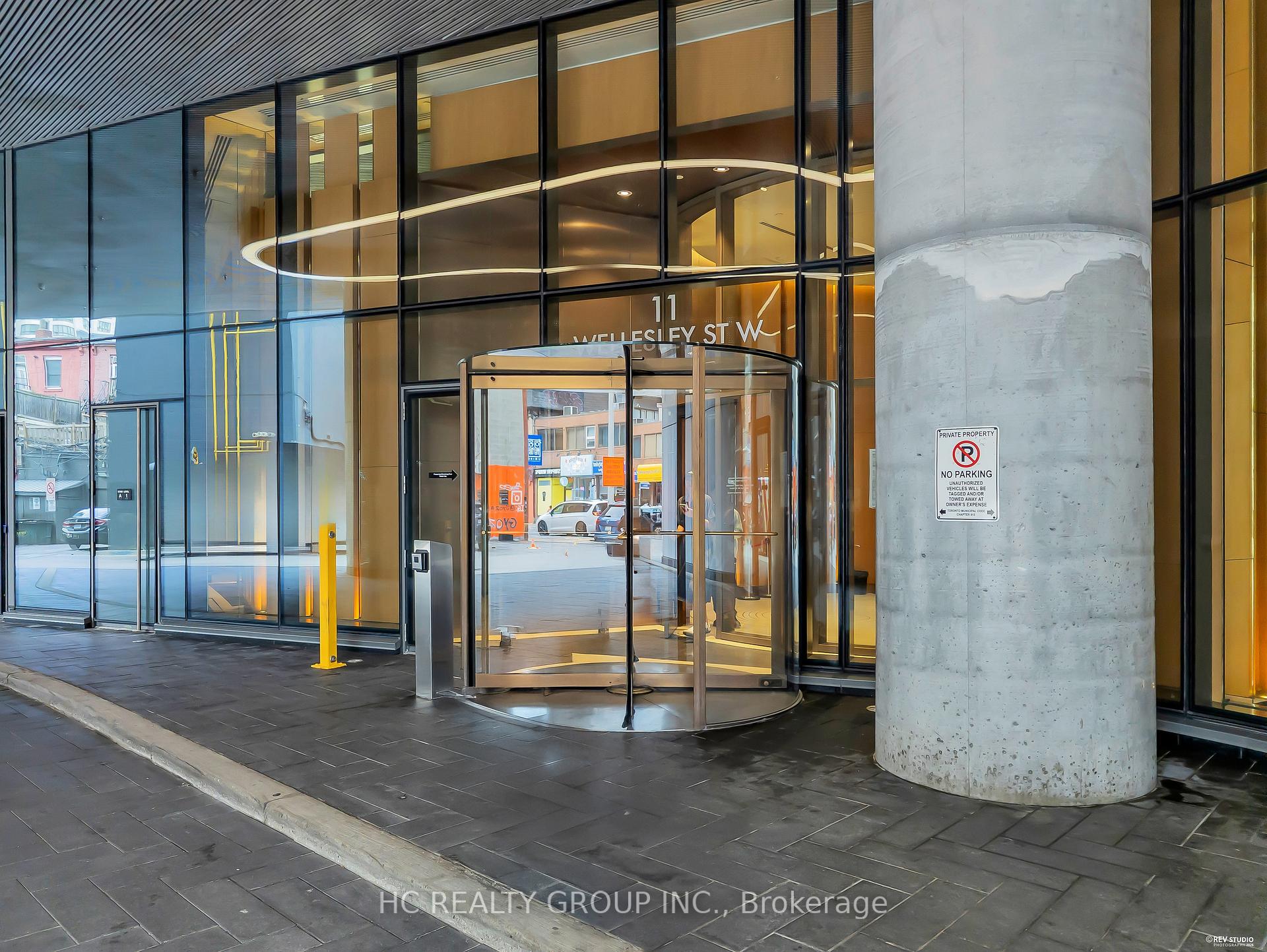 Photo 4 of Unit 3408, 11 Wellesley Street W, Toronto, Bay Street Corridor — HOMEH