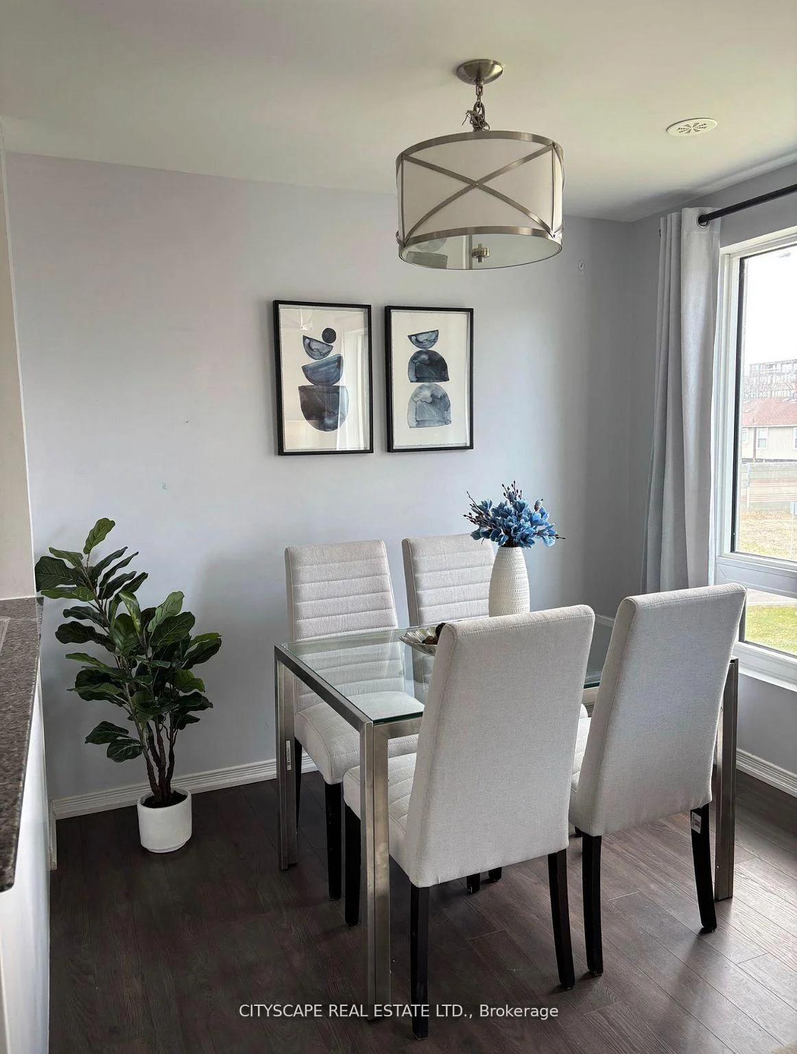 Photo 5 of Unit 213, 7 Applewood Lane, Etobicoke, Etobicoke West Mall — HOMEH