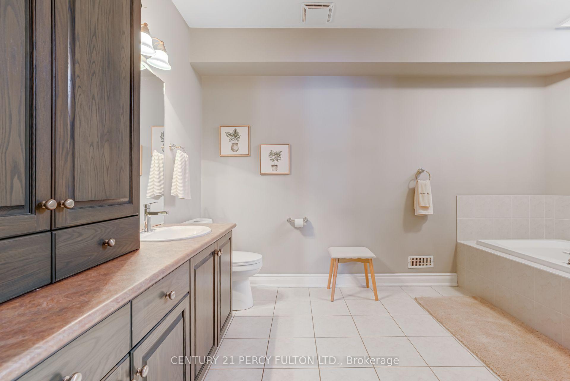 Photo 41 of 19 Wilson House Drive, Whitby, Rural Whitby — HOMEH