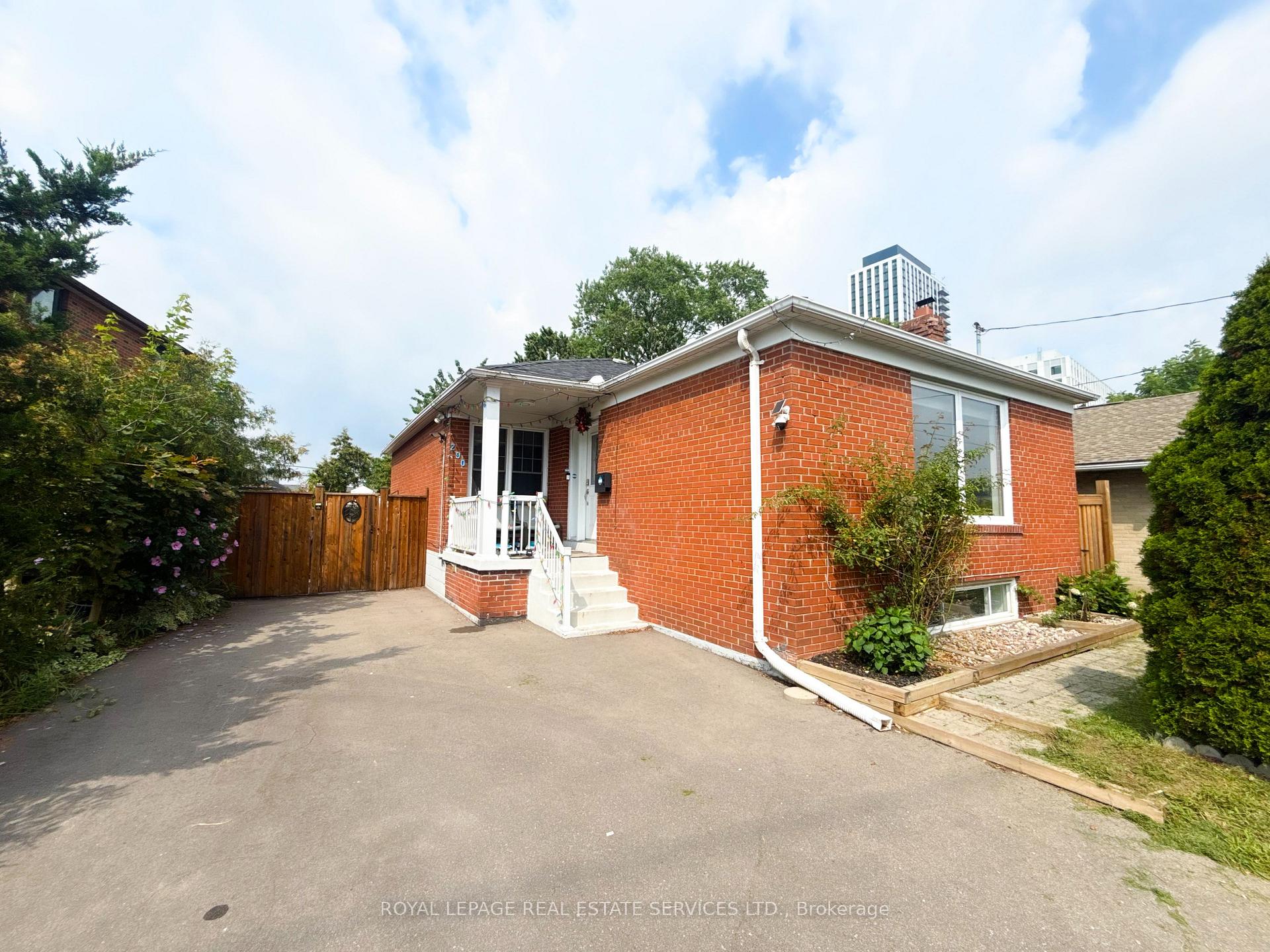 Photo 2 of Unit Main, 290 The East Mall, Etobicoke, Islington-City Centre West — HOMEH